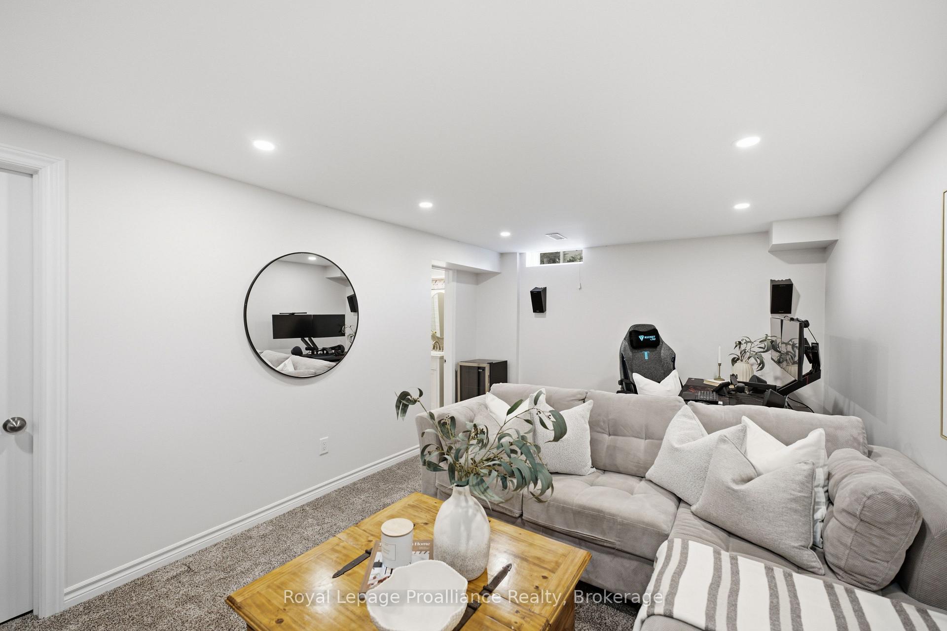 Photo 39 of 39 Courvier Crescent, Clarington, Bowmanville — HOMEH