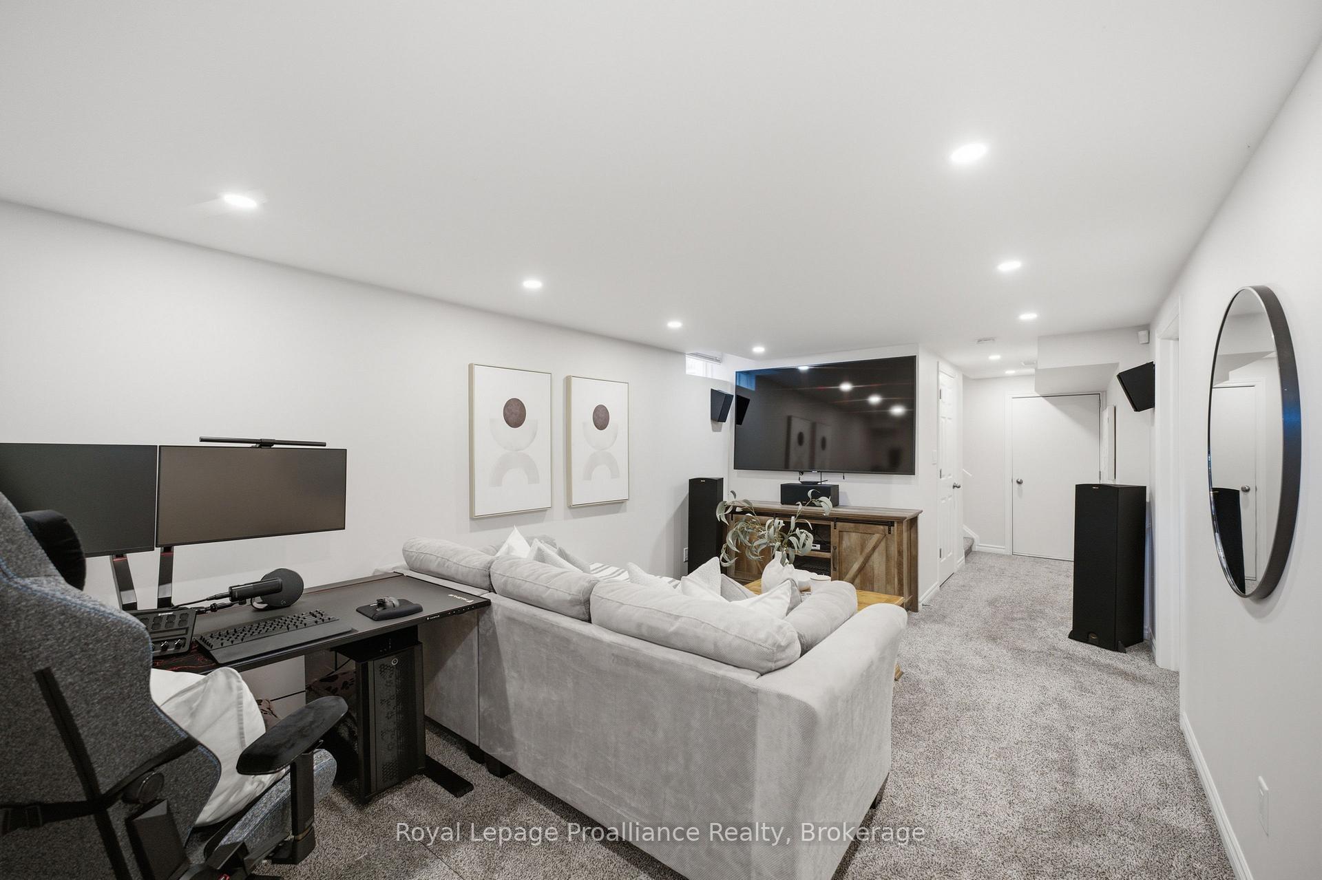 Photo 40 of 39 Courvier Crescent, Clarington, Bowmanville — HOMEH