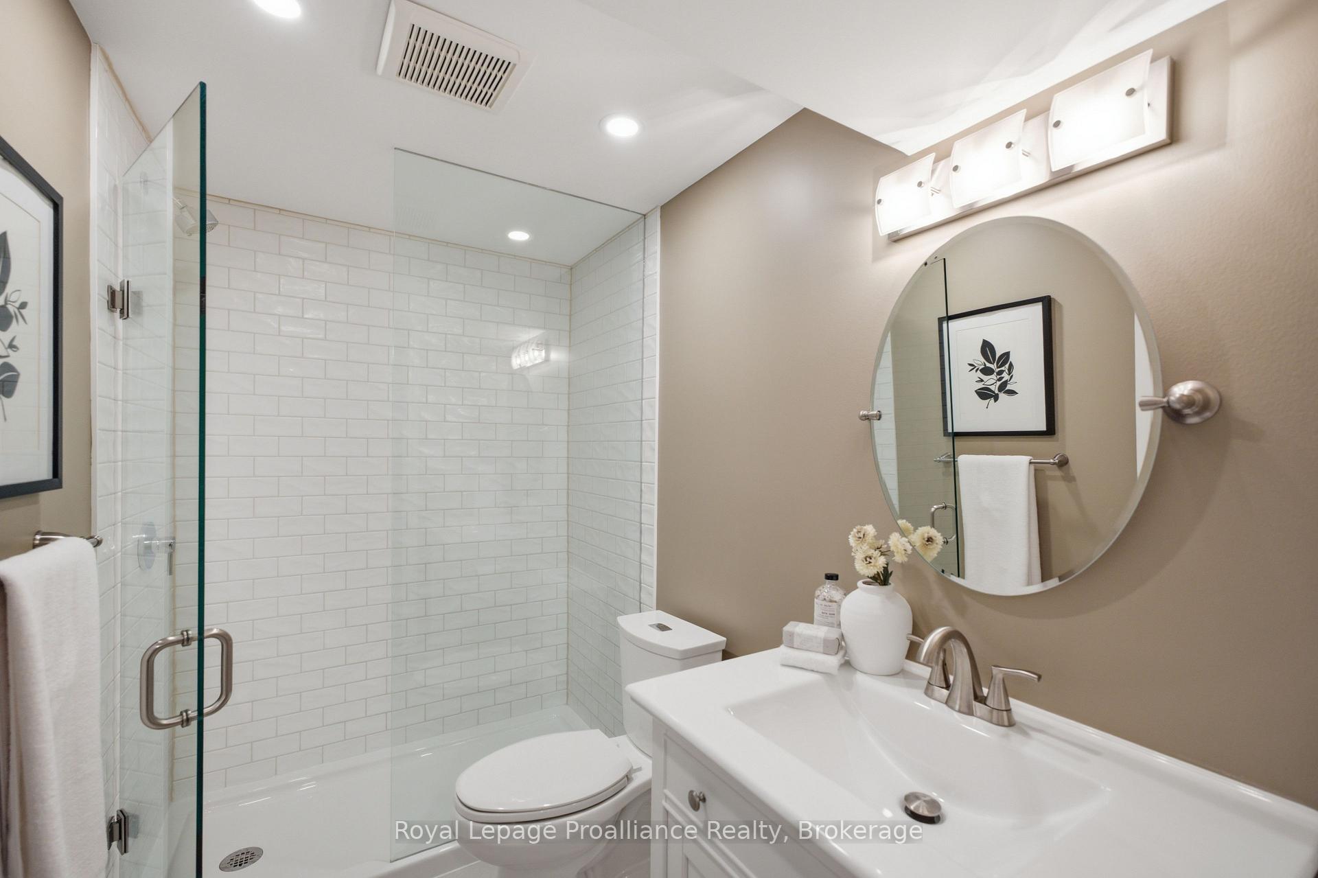 Photo 41 of 39 Courvier Crescent, Clarington, Bowmanville — HOMEH