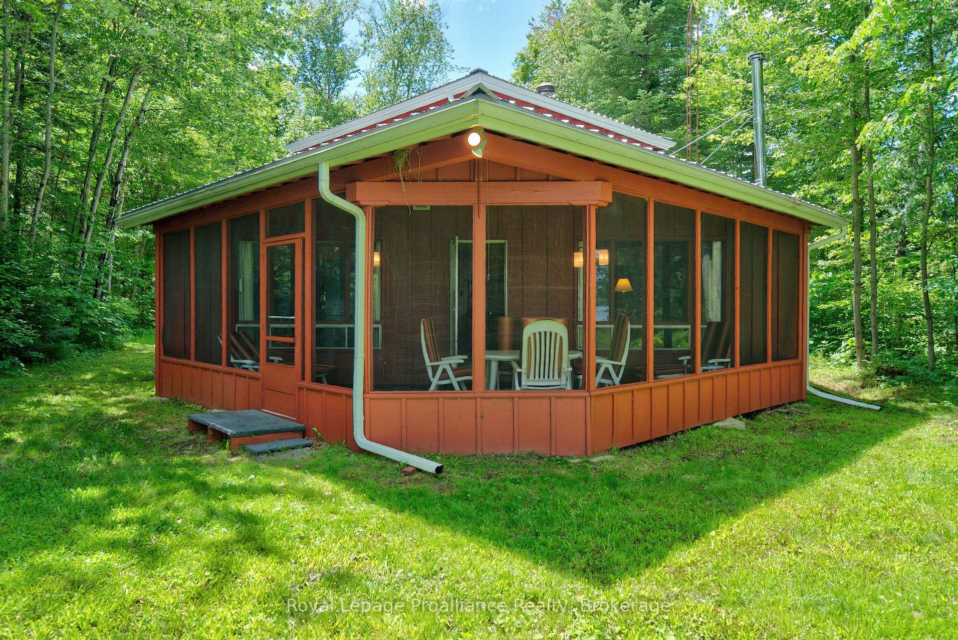 Front of 1185 Hughes Landing Road