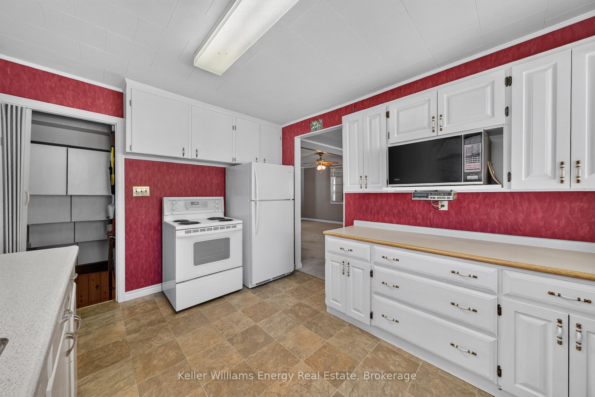 Photo 21 of 7 Maple Avenue, Prince Edward County, Picton Ward — HOMEH
