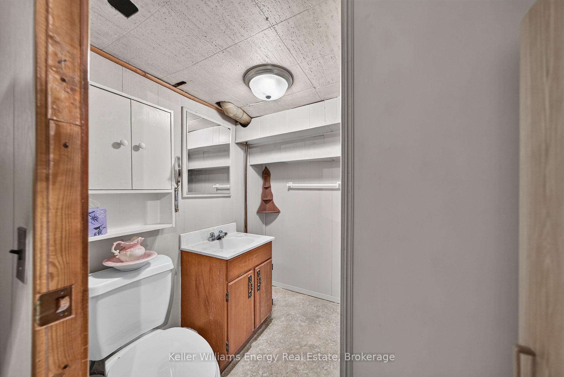 Photo 43 of 7 Maple Avenue, Prince Edward County, Picton Ward — HOMEH