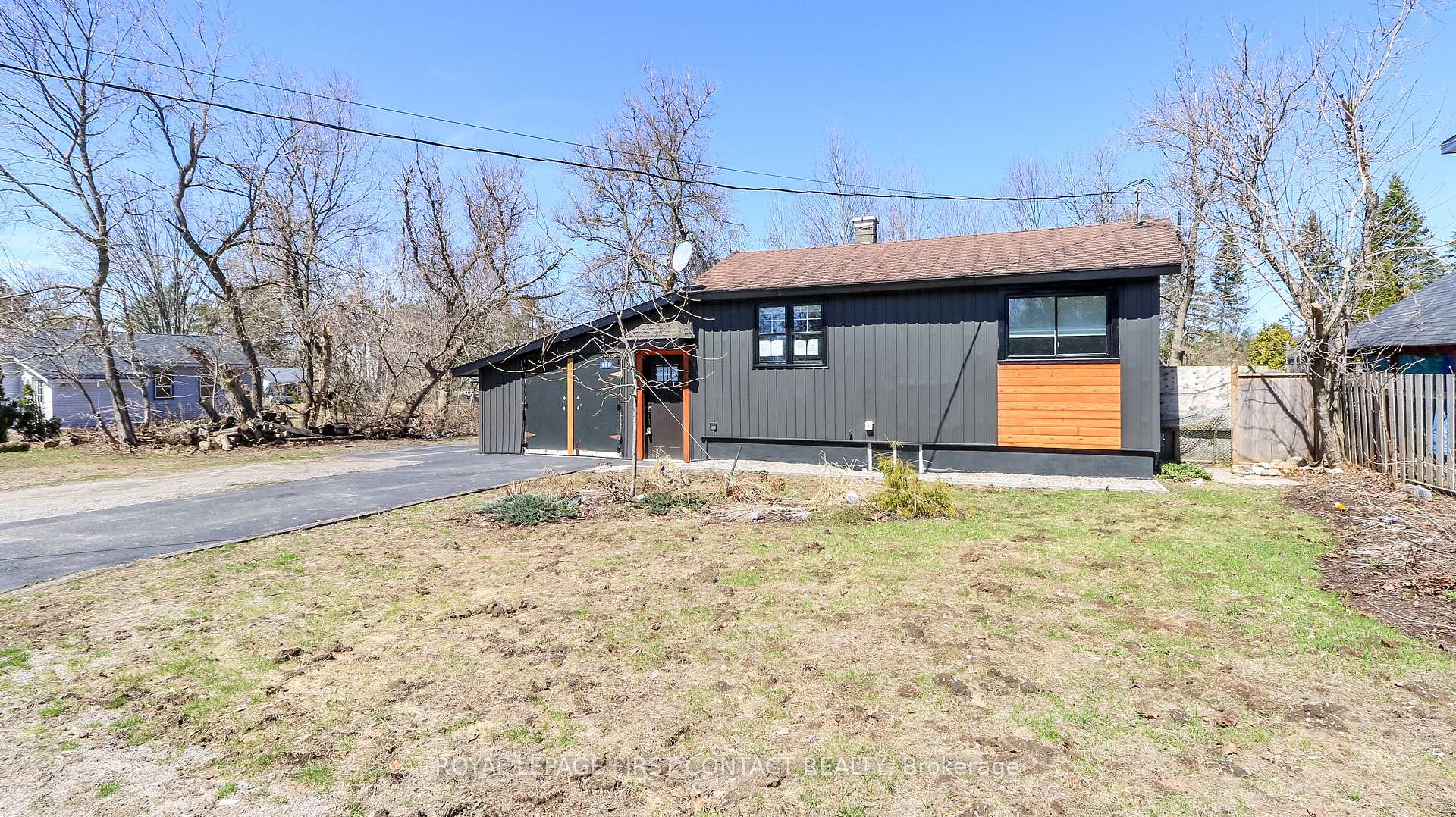 Photo 1 of 150 Farquhar Street, Gravenhurst, Muskoka (S) — HOMEH