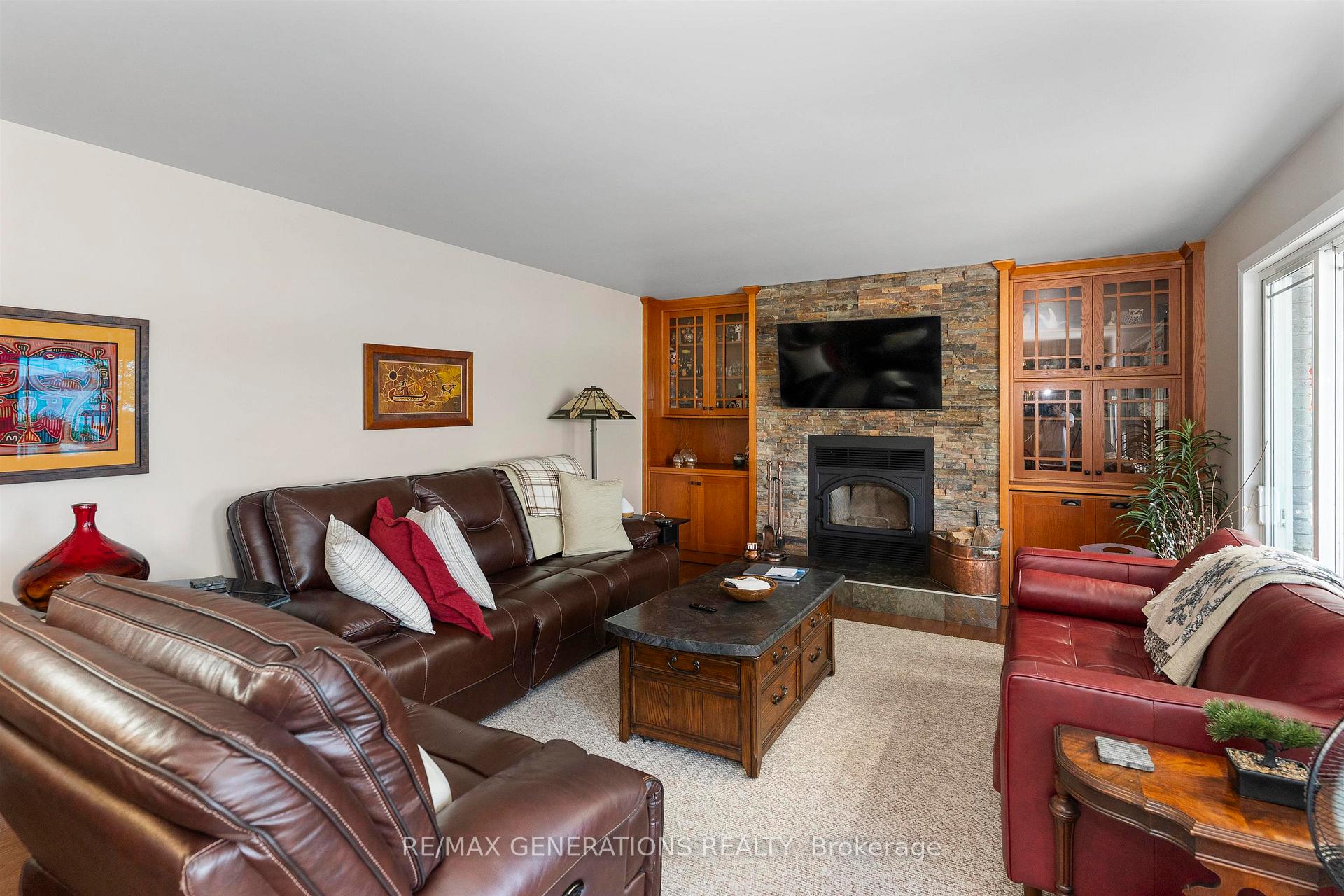Photo 2 of 664 Memory Road, Neebing, Crooks — HOMEH