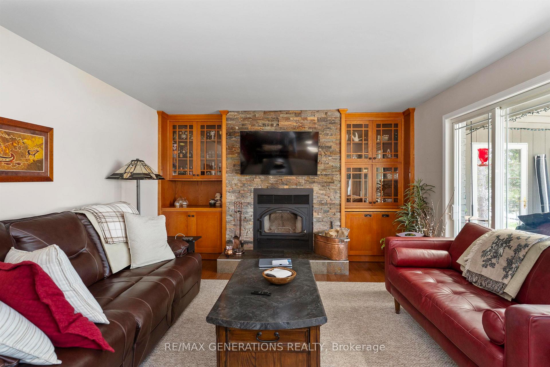 Photo 3 of 664 Memory Road, Neebing, Crooks — HOMEH