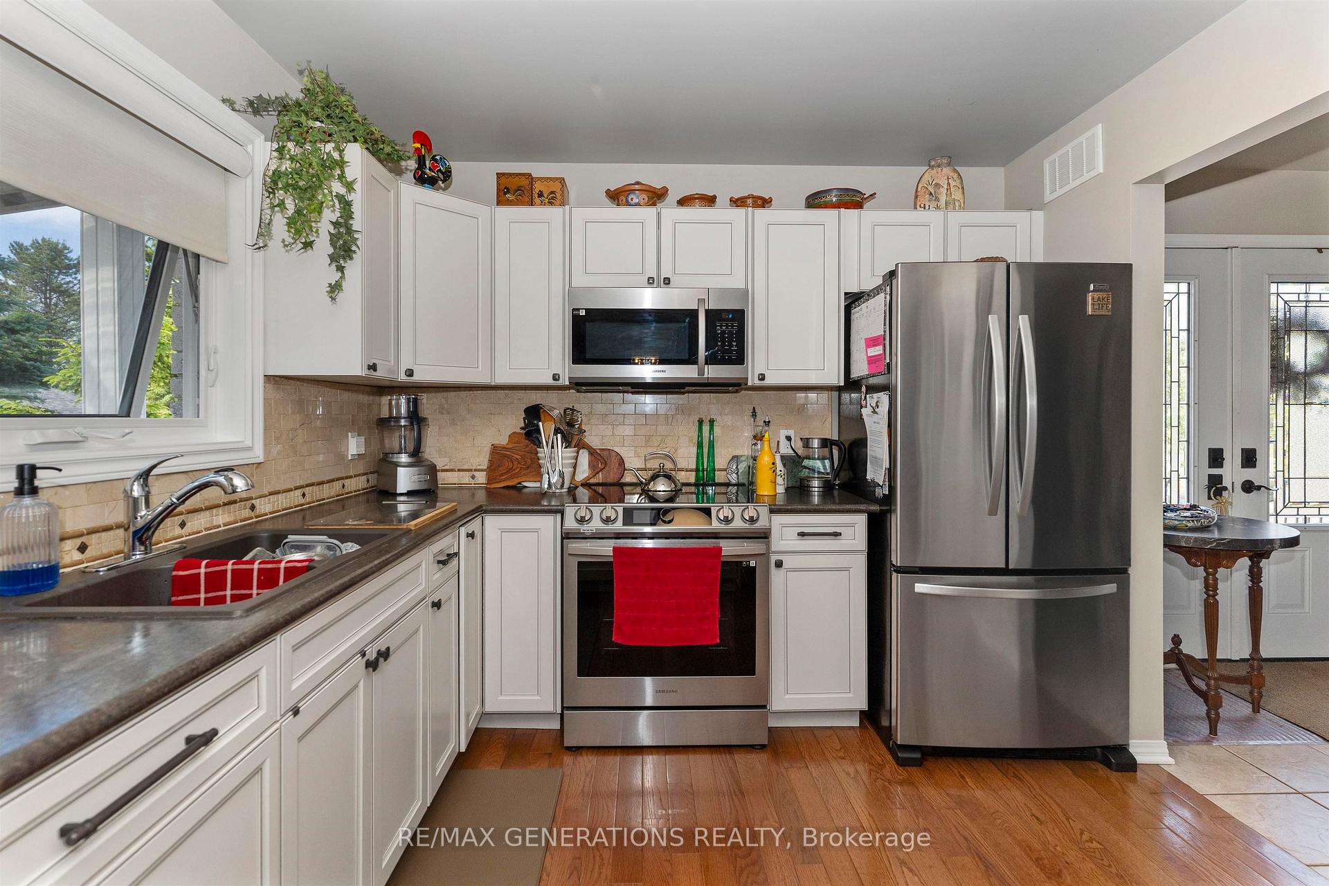 Photo 10 of 664 Memory Road, Neebing, Crooks — HOMEH