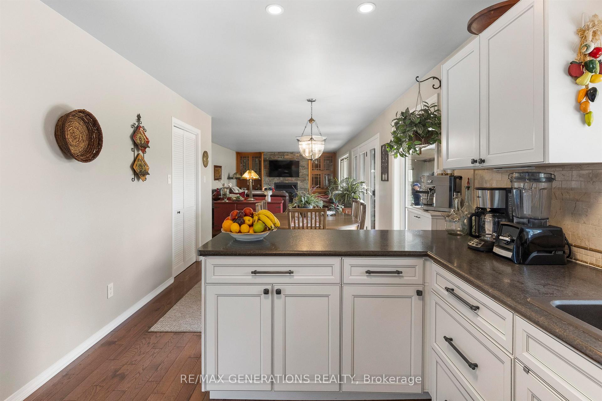 Photo 12 of 664 Memory Road, Neebing, Crooks — HOMEH