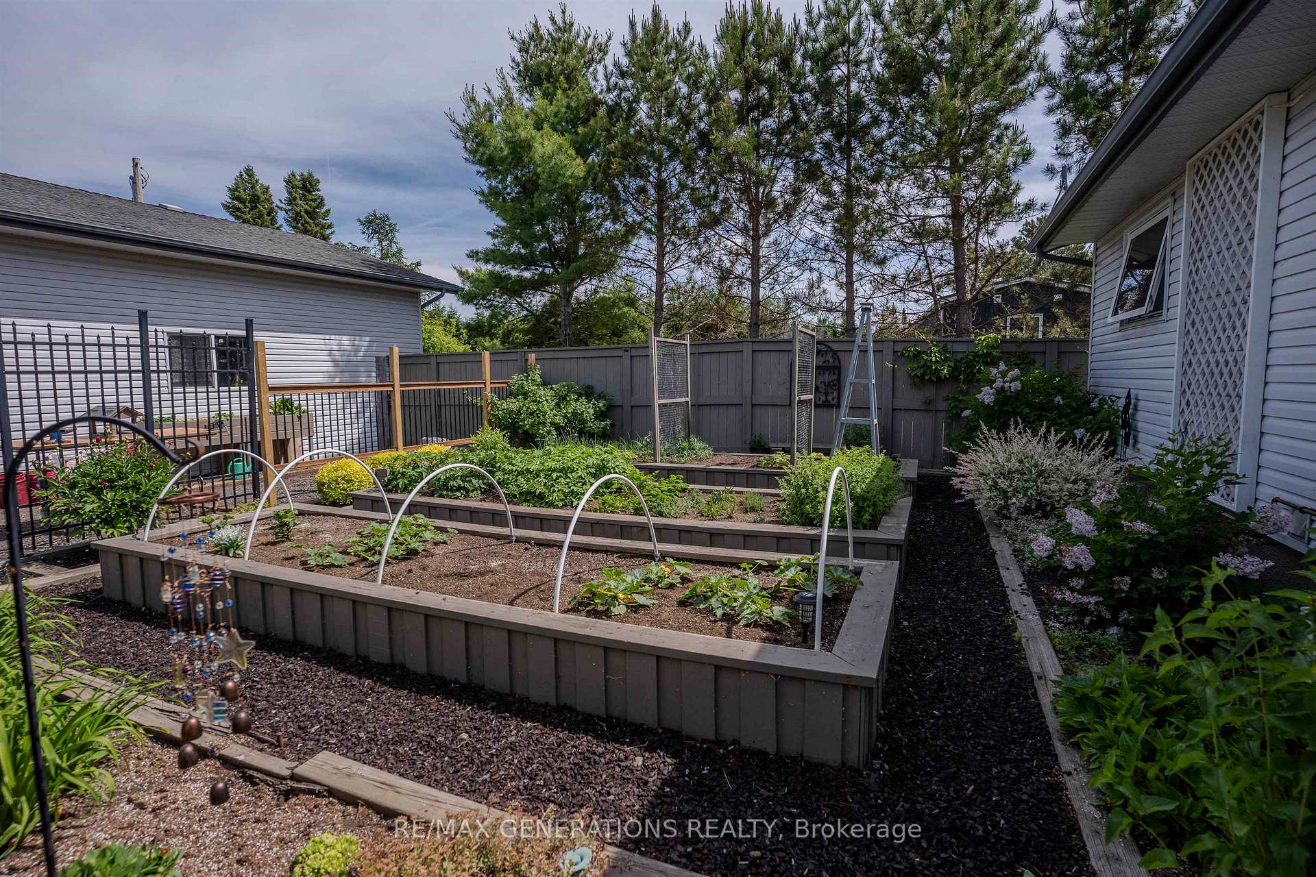 Photo 43 of 664 Memory Road, Neebing, Crooks — HOMEH