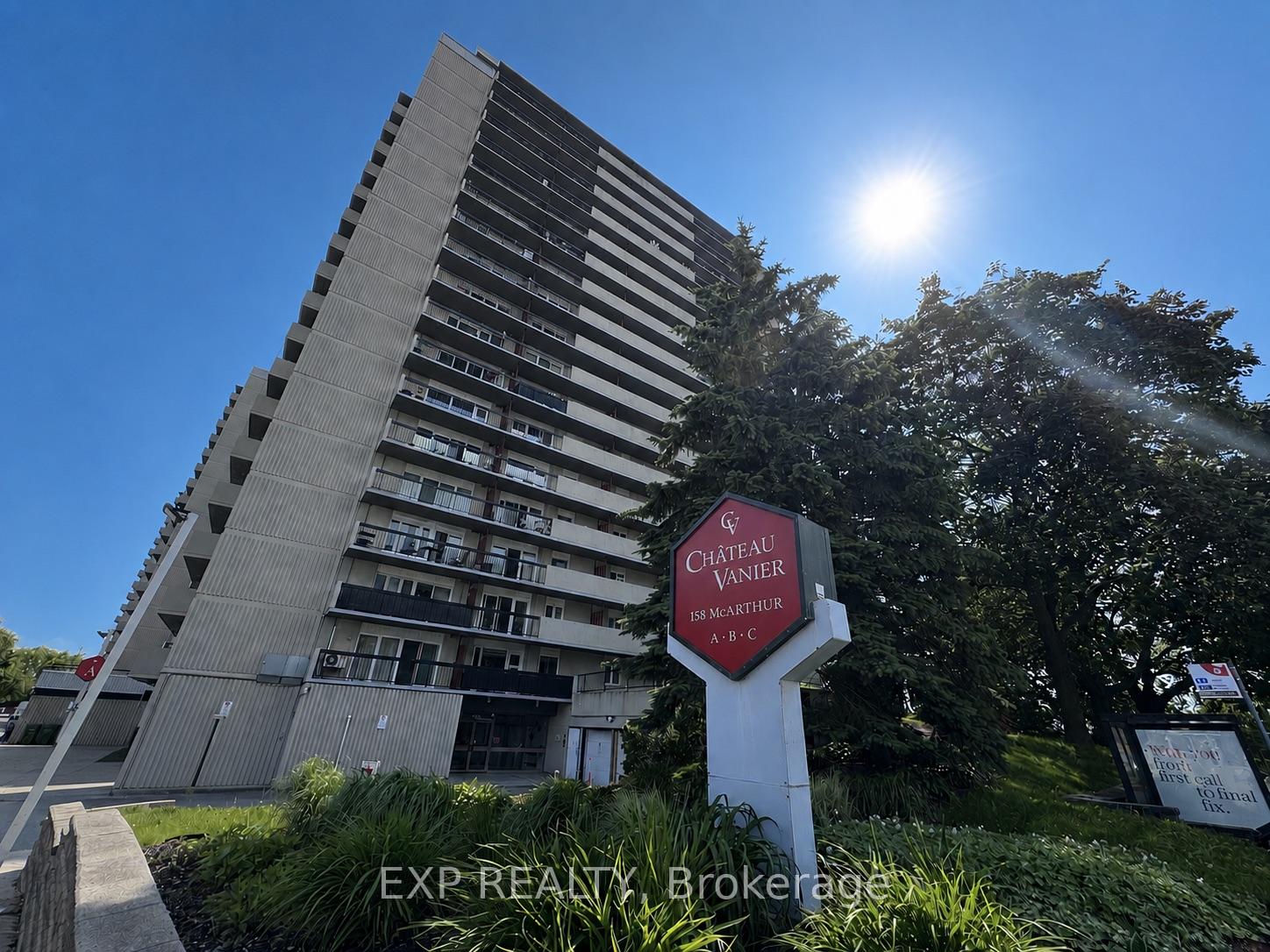 Front of Unit 909, 158A McArthur Avenue