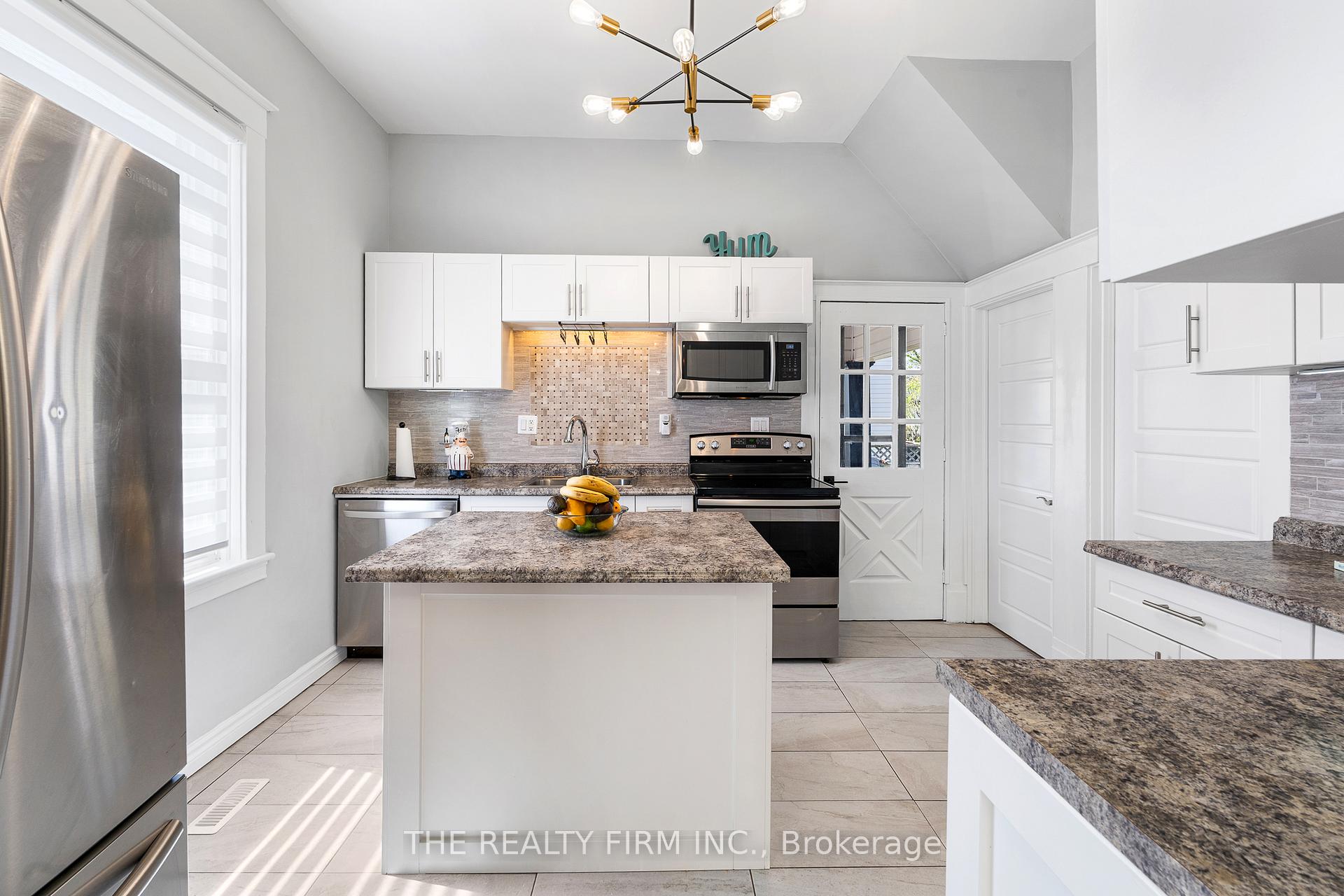 Photo 9 of 31 Fifth Avenue, St. Thomas — HOMEH