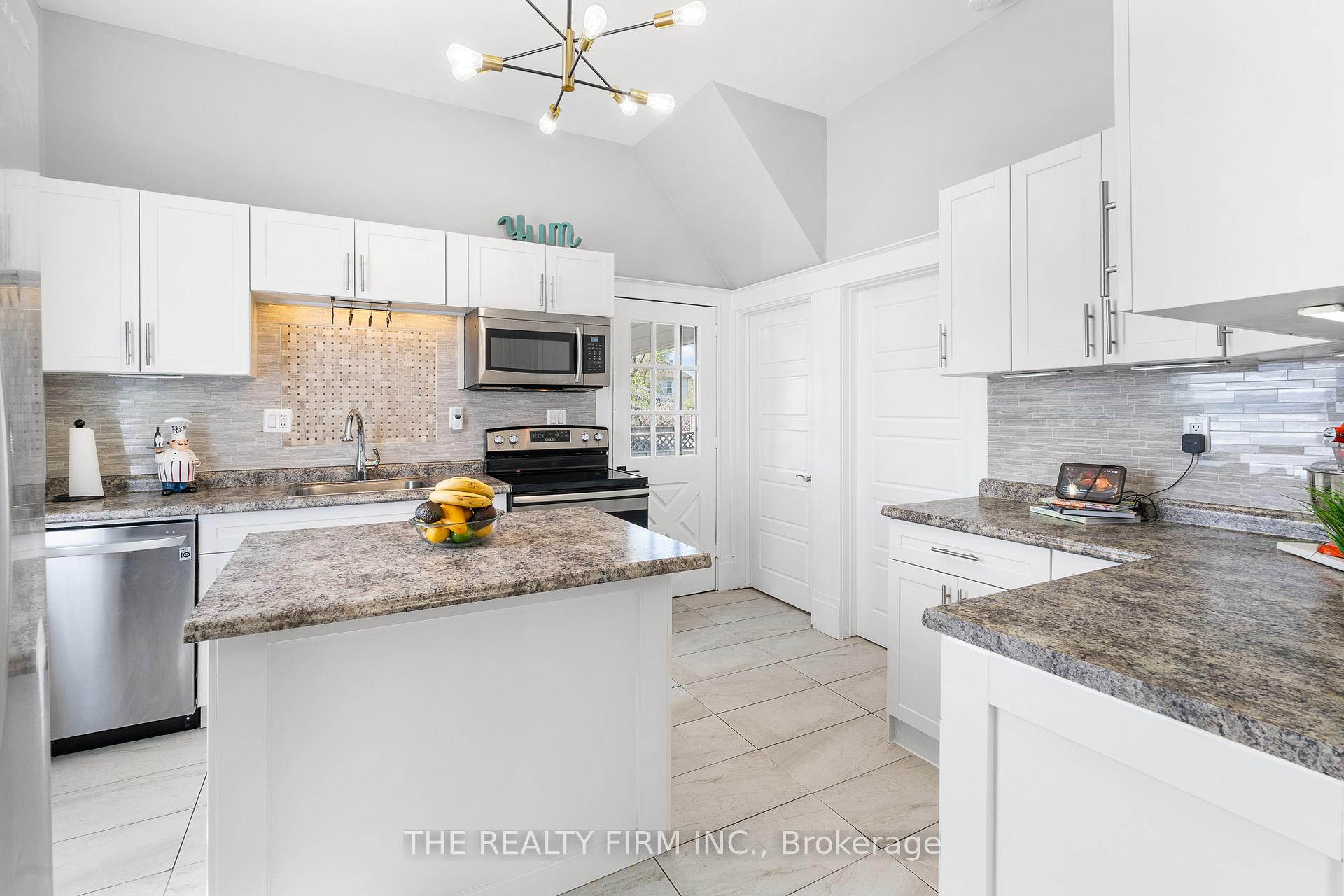 Photo 10 of 31 Fifth Avenue, St. Thomas — HOMEH
