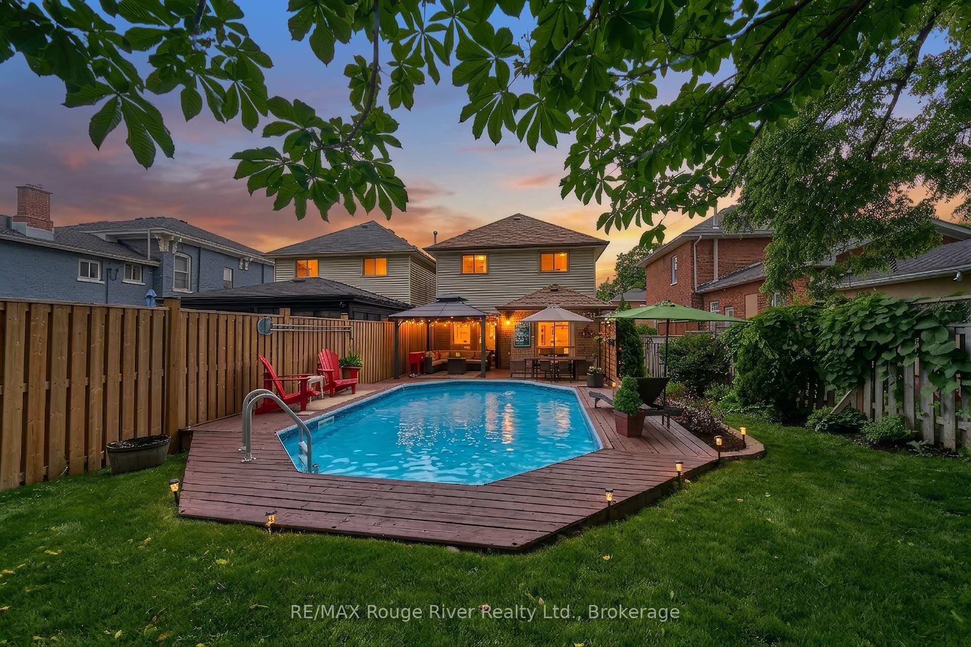 Photo 2 of 100 Queen Street, Clarington, Bowmanville — HOMEH