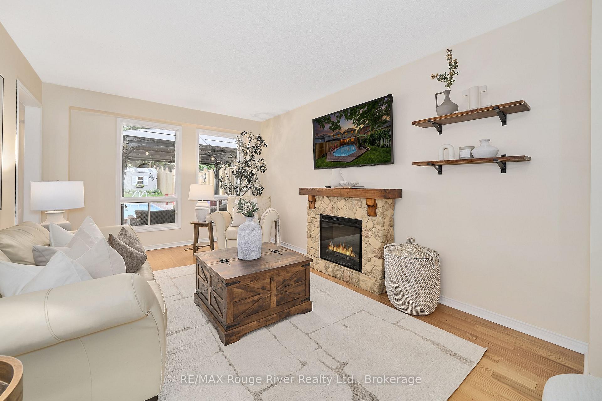Photo 11 of 100 Queen Street, Clarington, Bowmanville — HOMEH