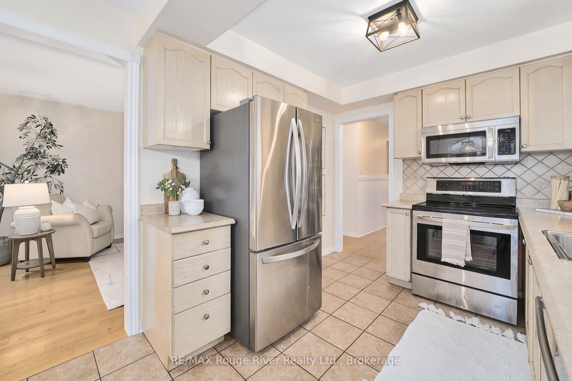 Photo 18 of 100 Queen Street, Clarington, Bowmanville — HOMEH