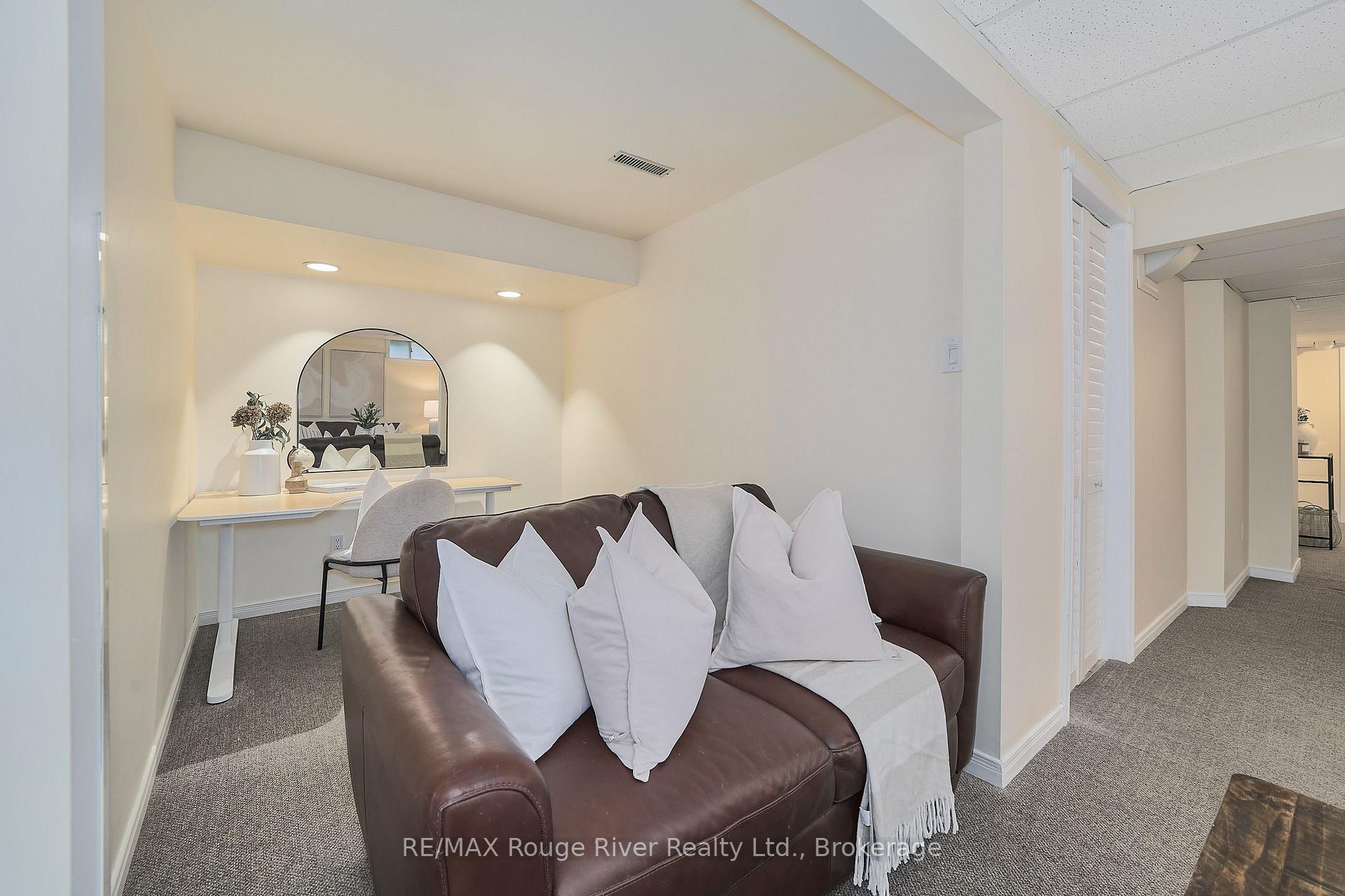 Photo 36 of 100 Queen Street, Clarington, Bowmanville — HOMEH
