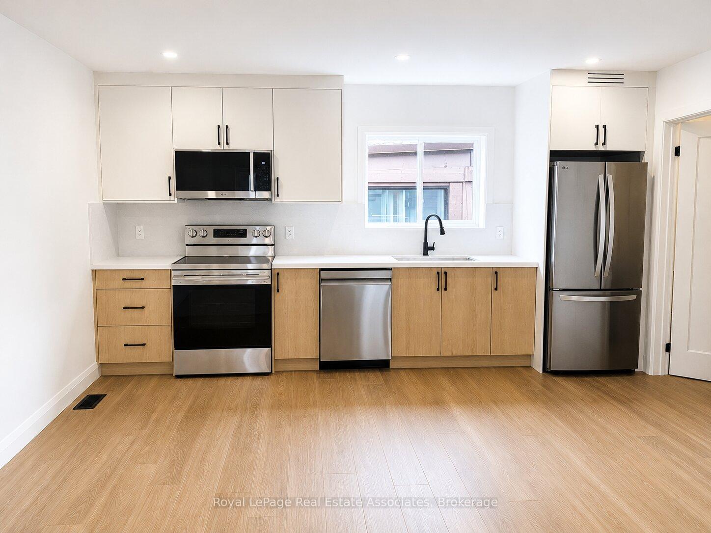 Front of Unit 1 GS, 17 White Avenue