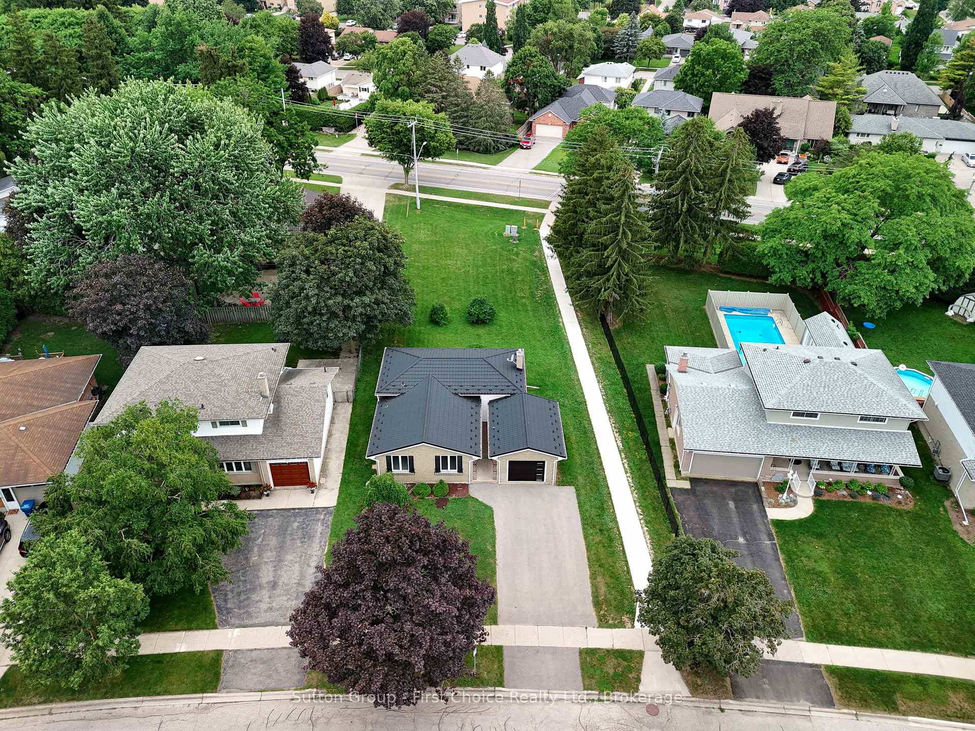 Photo 20 of 70 Bedford Drive, Stratford — HOMEH