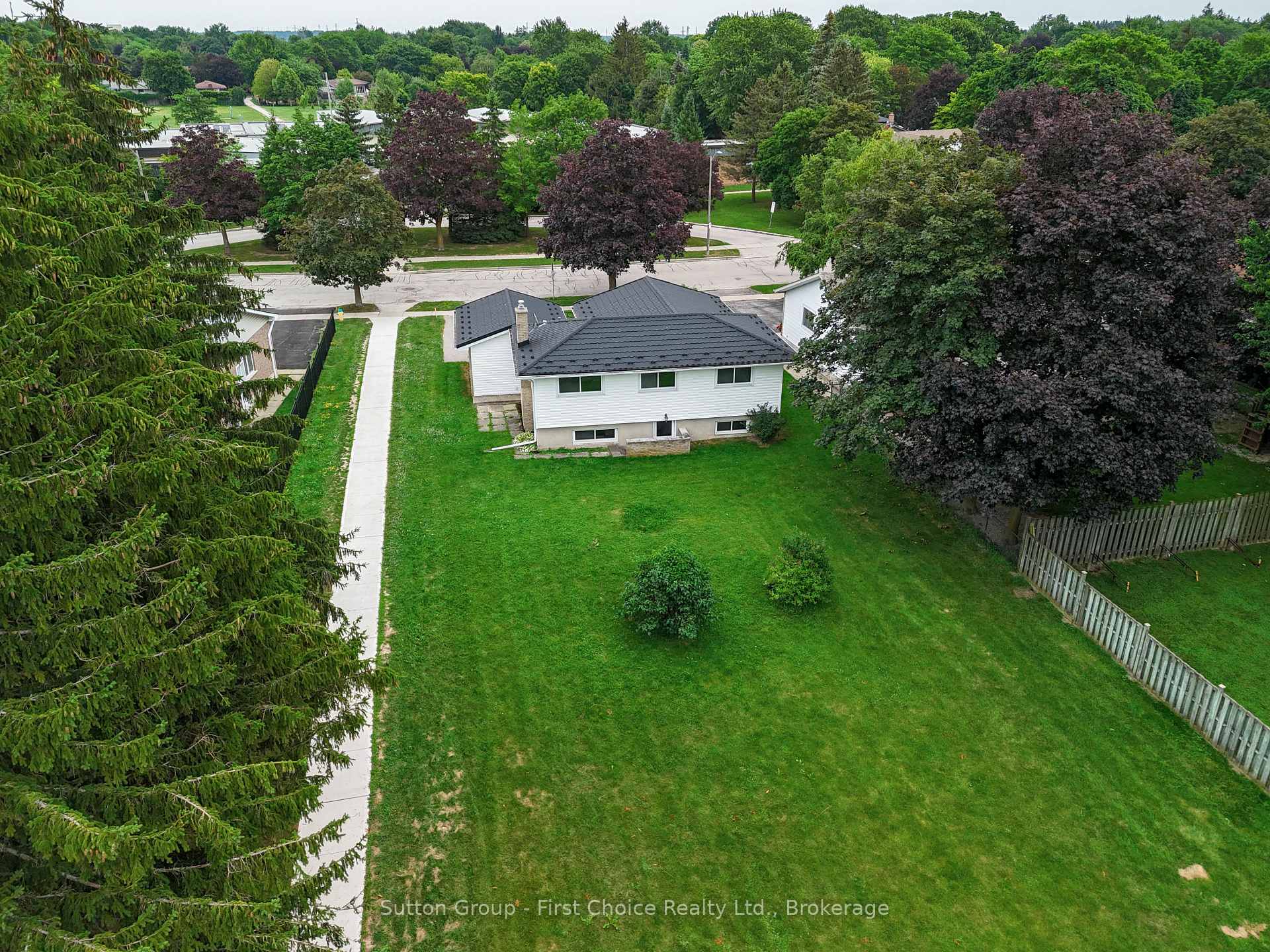 Photo 21 of 70 Bedford Drive, Stratford — HOMEH