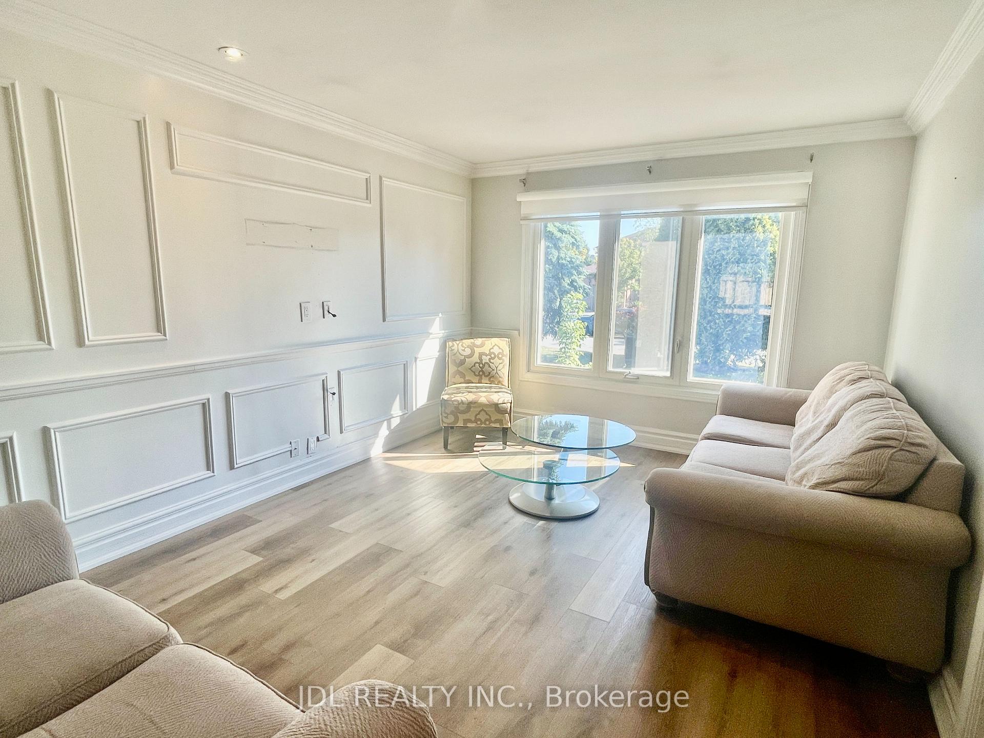 Photo 8 of 18 Findhorn Crescent, Vaughan, Maple — HOMEH