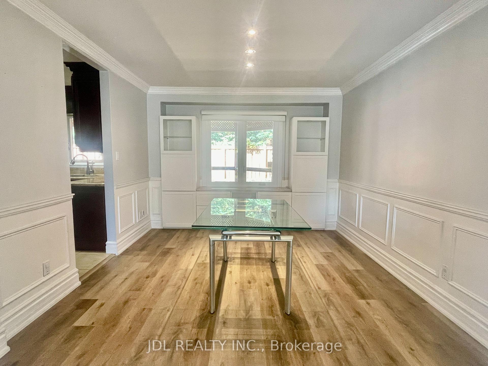 Photo 9 of 18 Findhorn Crescent, Vaughan, Maple — HOMEH