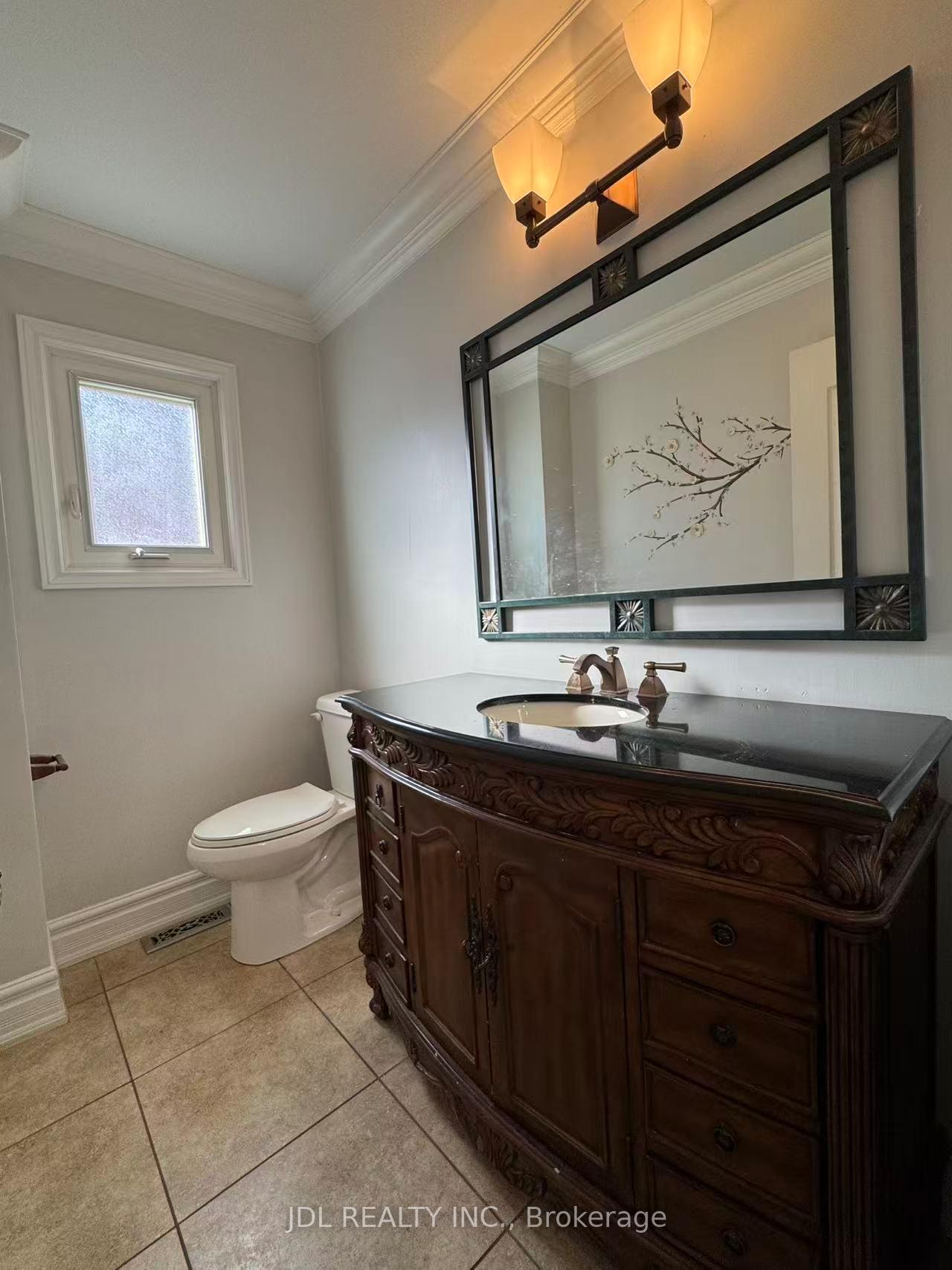 Photo 11 of 18 Findhorn Crescent, Vaughan, Maple — HOMEH
