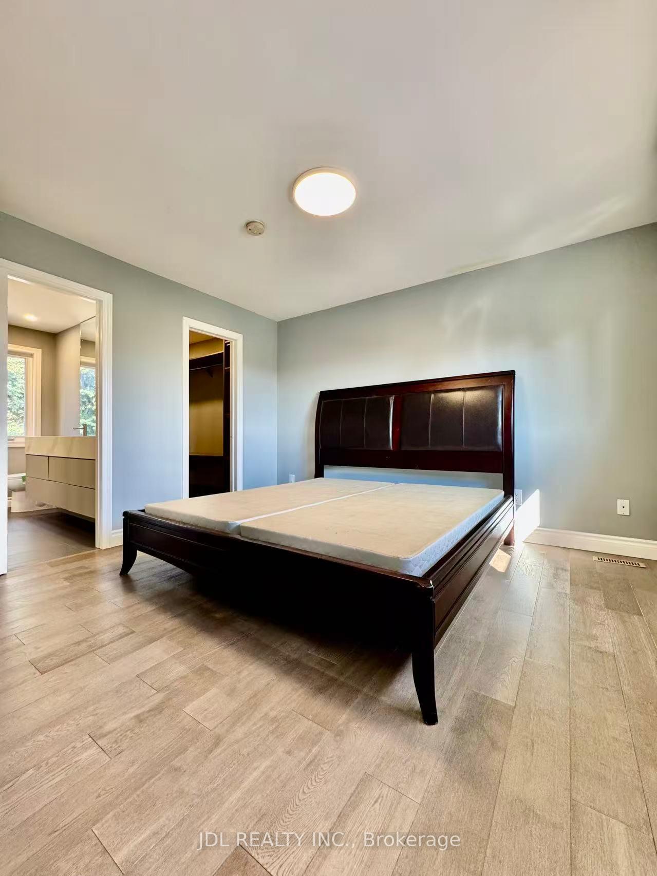 Photo 17 of 18 Findhorn Crescent, Vaughan, Maple — HOMEH