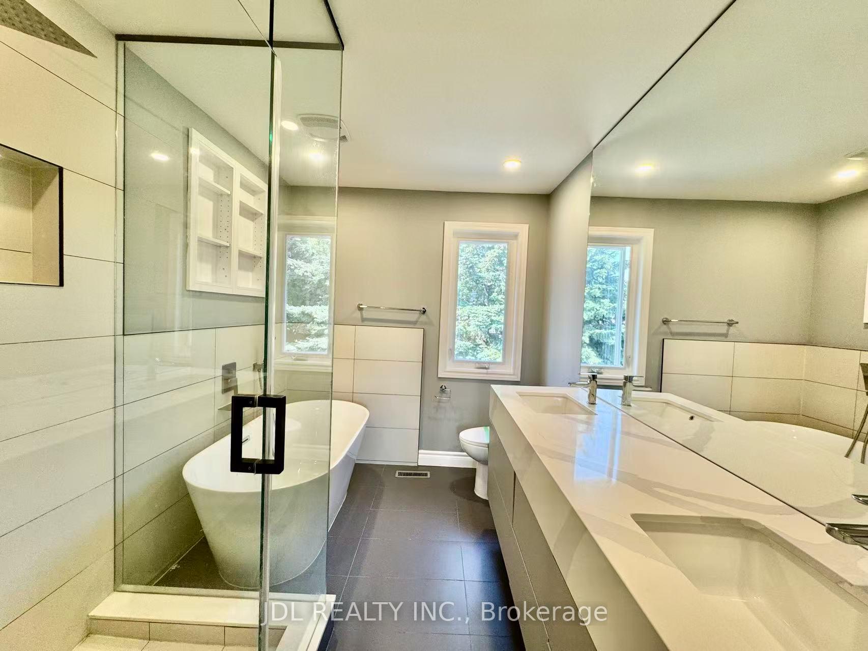 Photo 19 of 18 Findhorn Crescent, Vaughan, Maple — HOMEH