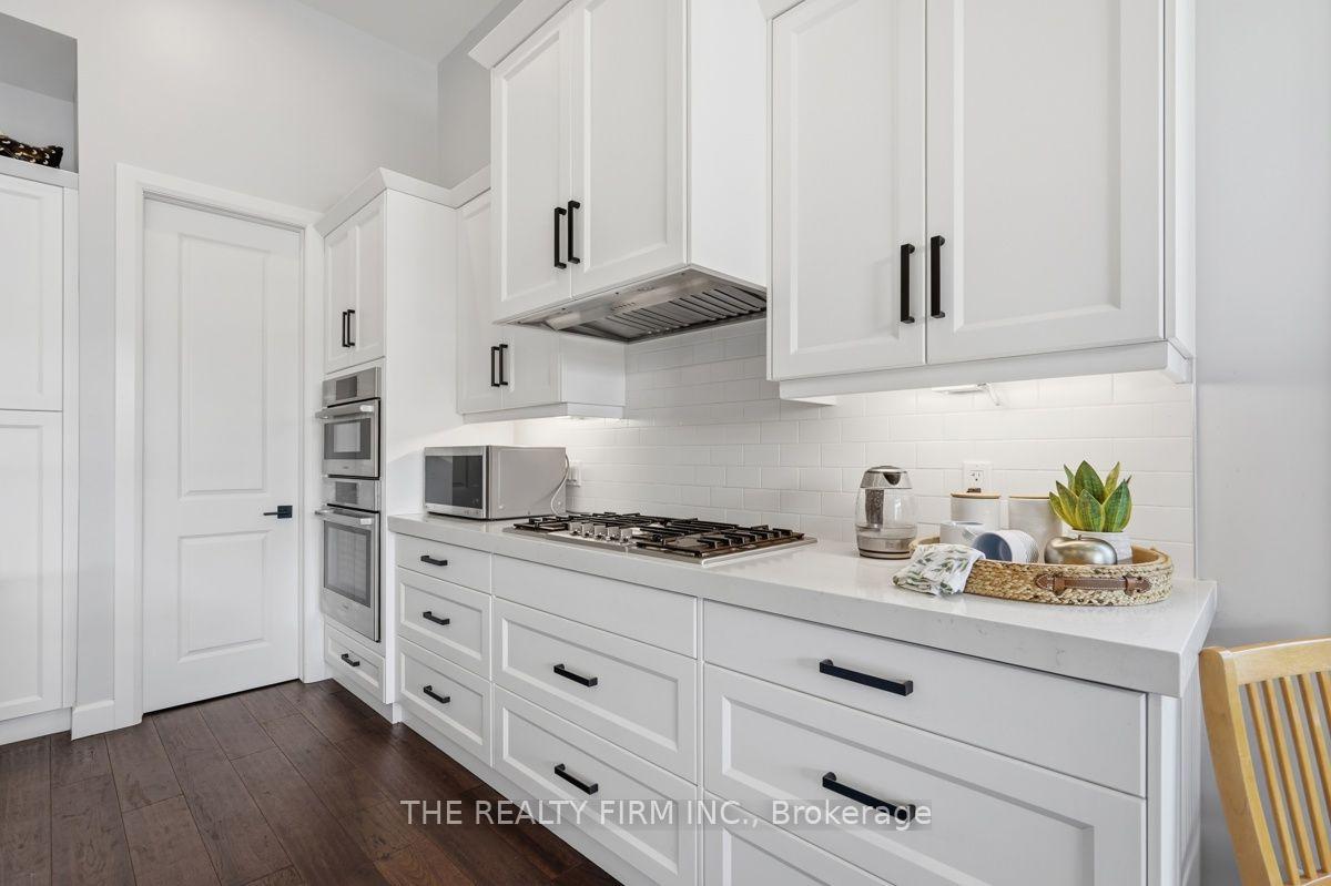 Photo 8 of Unit 1, 6990 Clayton Walk, London, South V — HOMEH