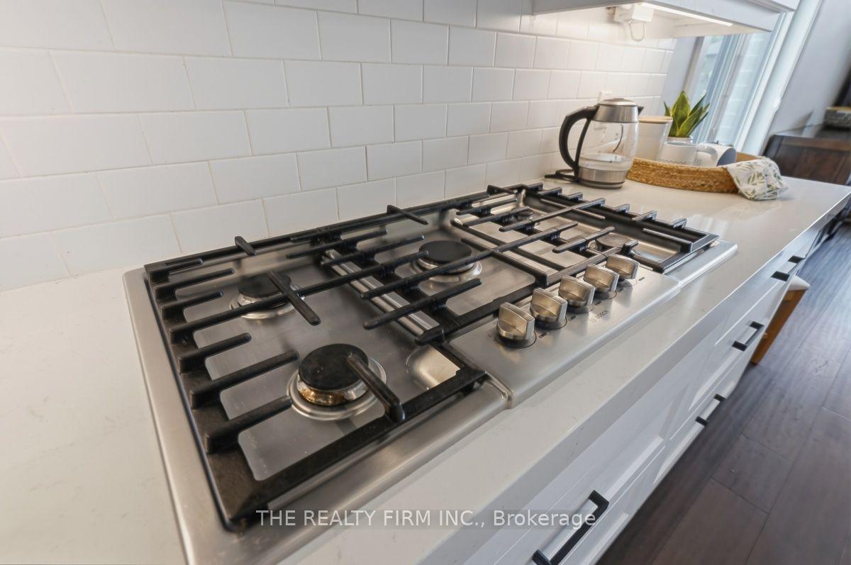 Photo 10 of Unit 1, 6990 Clayton Walk, London, South V — HOMEH