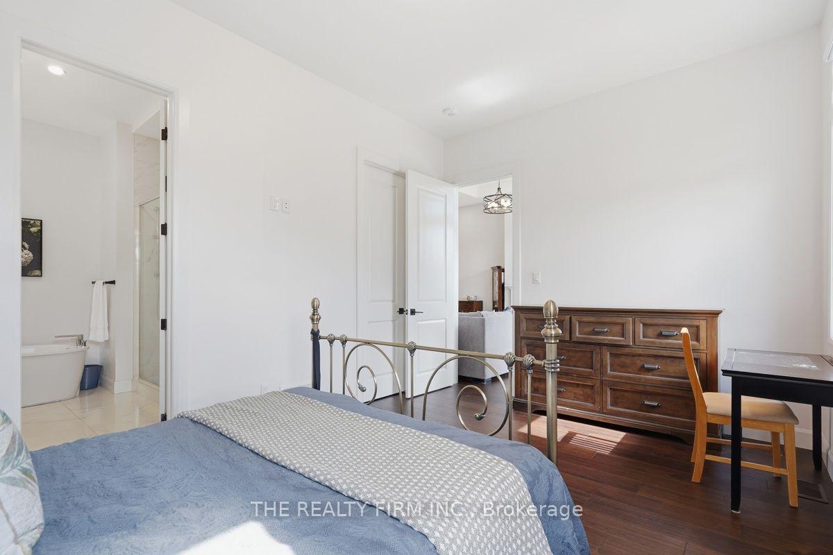 Photo 24 of Unit 1, 6990 Clayton Walk, London, South V — HOMEH