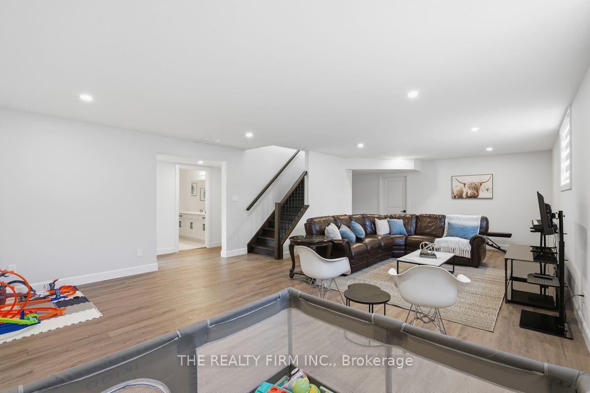Photo 34 of Unit 1, 6990 Clayton Walk, London, South V — HOMEH
