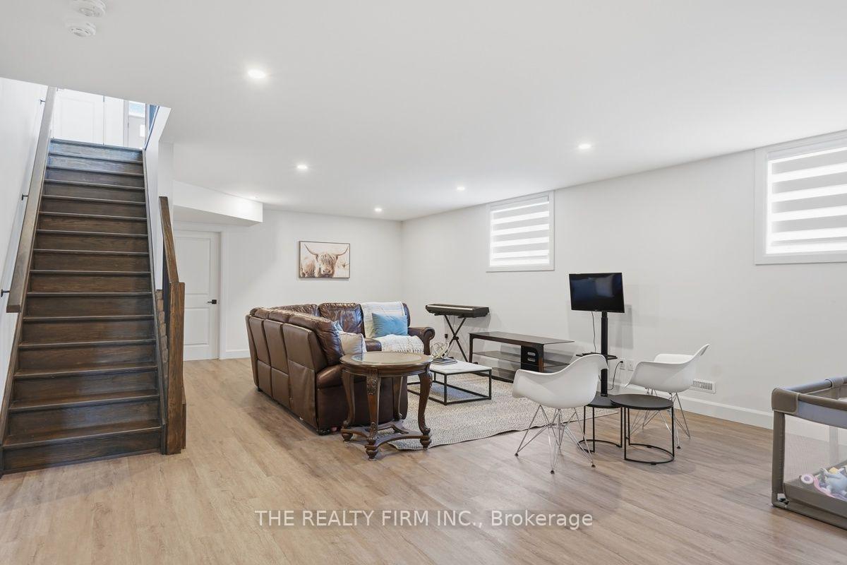 Photo 35 of Unit 1, 6990 Clayton Walk, London, South V — HOMEH
