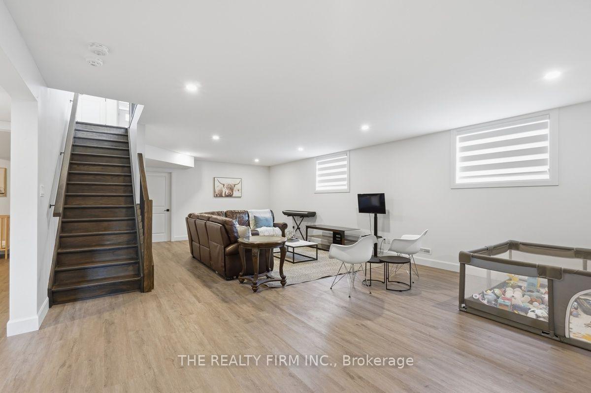 Photo 36 of Unit 1, 6990 Clayton Walk, London, South V — HOMEH
