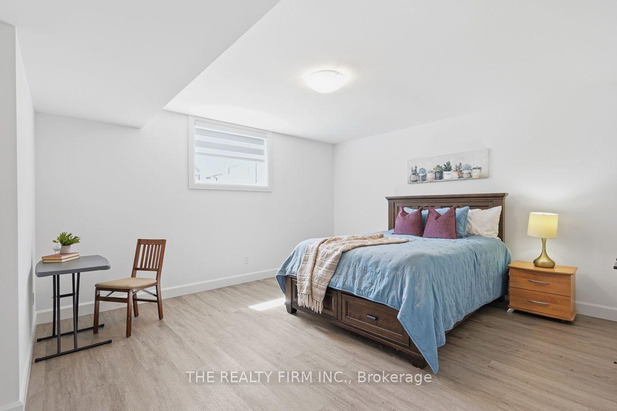 Photo 37 of Unit 1, 6990 Clayton Walk, London, South V — HOMEH