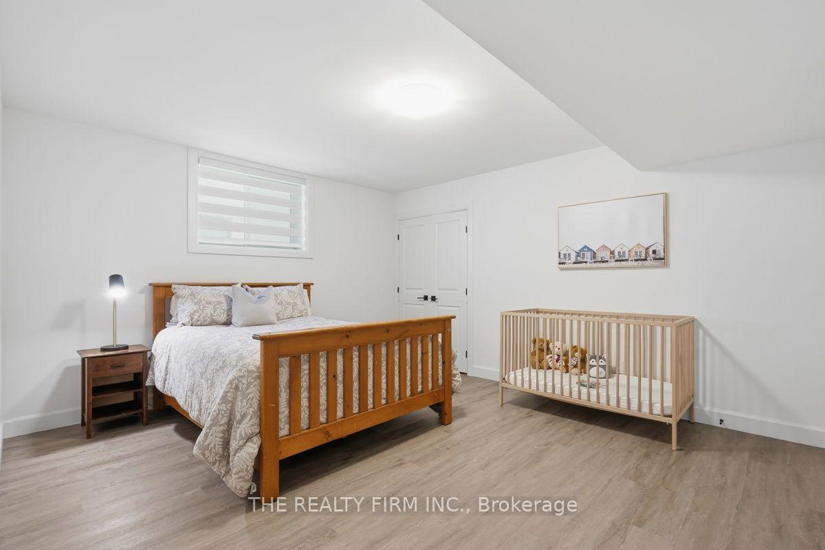 Photo 40 of Unit 1, 6990 Clayton Walk, London, South V — HOMEH