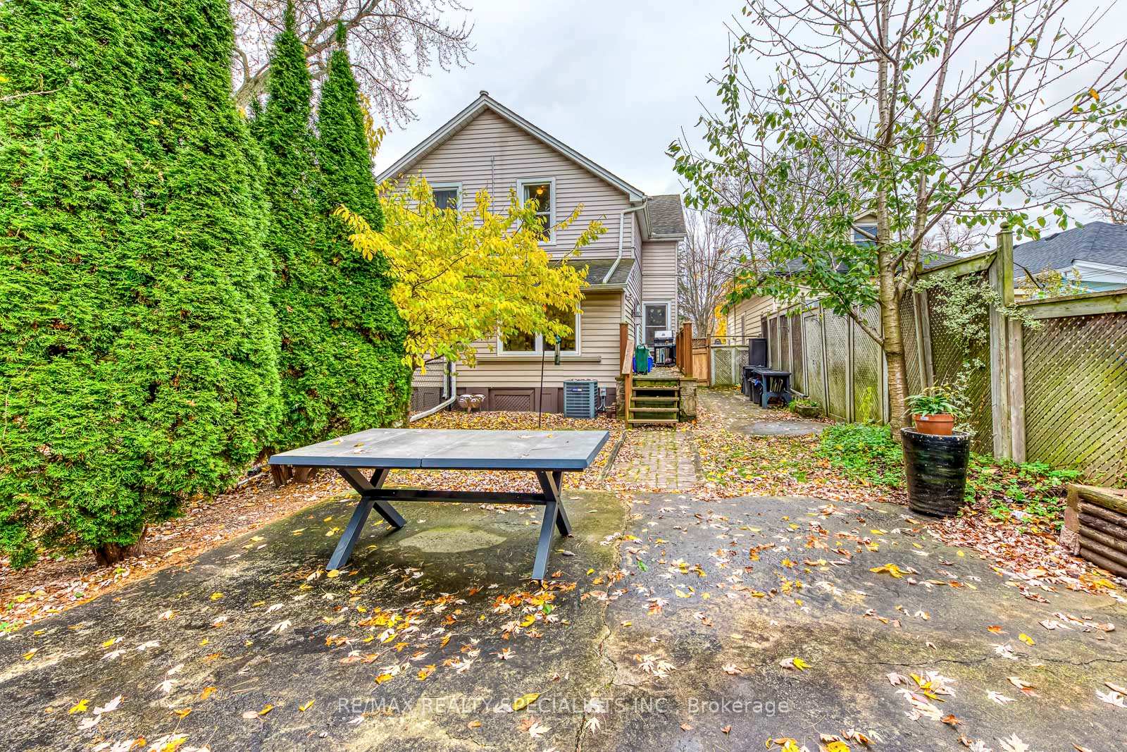 Photo 4 of 515 Hager Avenue, Burlington, Brant — HOMEH