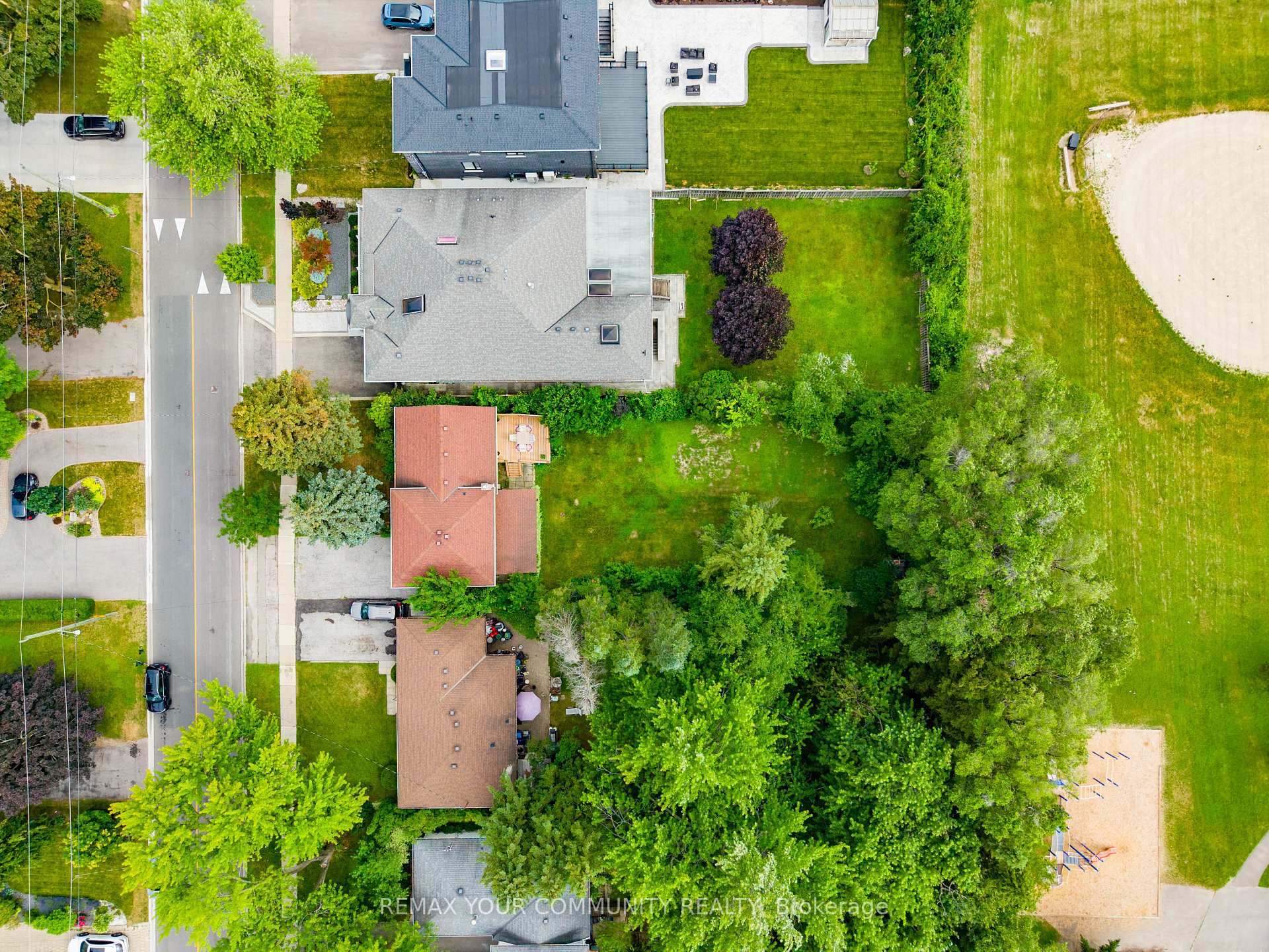 Photo 6 of 35 Netherford Road, Vaughan, Maple — HOMEH