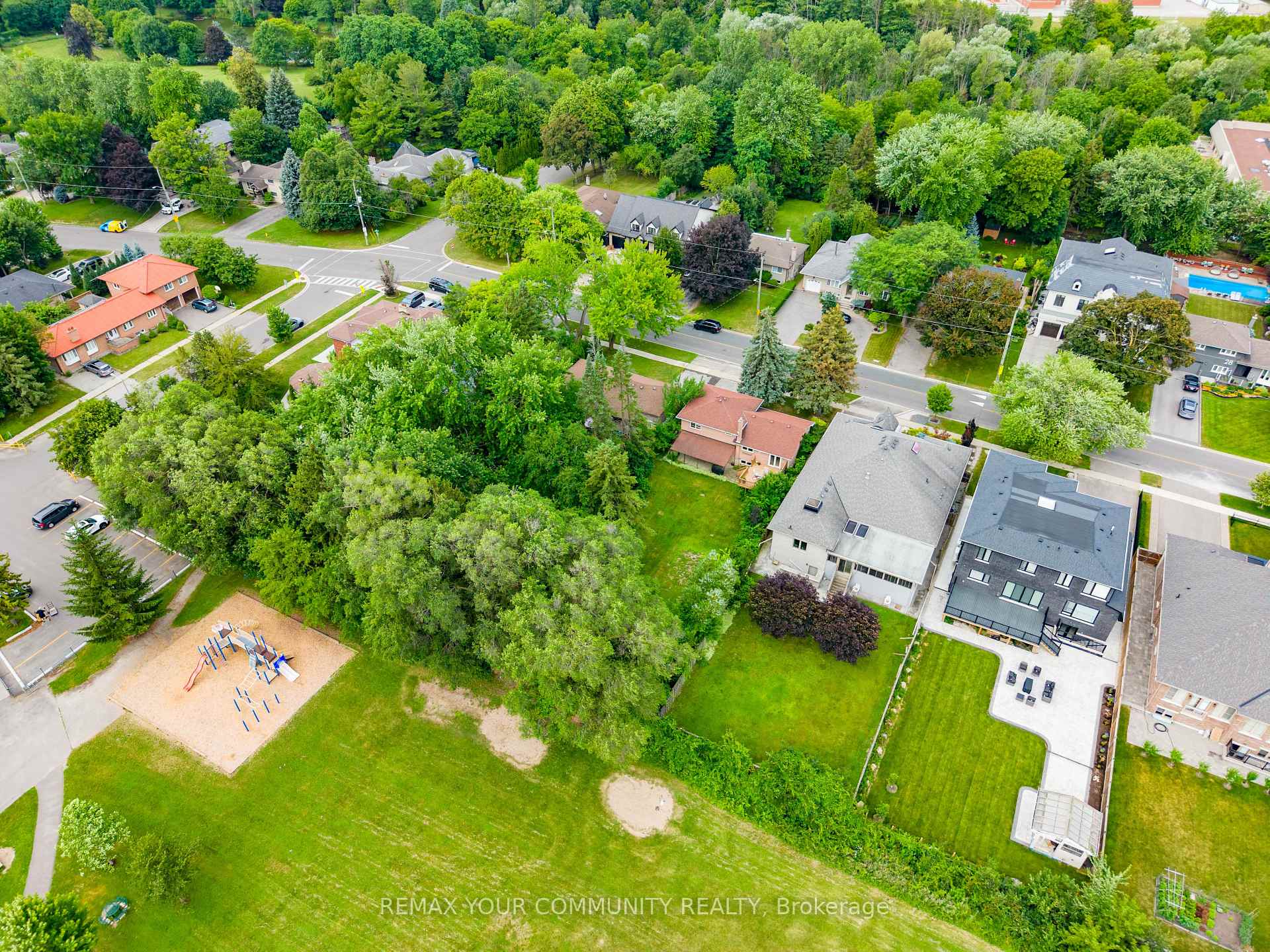 Photo 7 of 35 Netherford Road, Vaughan, Maple — HOMEH