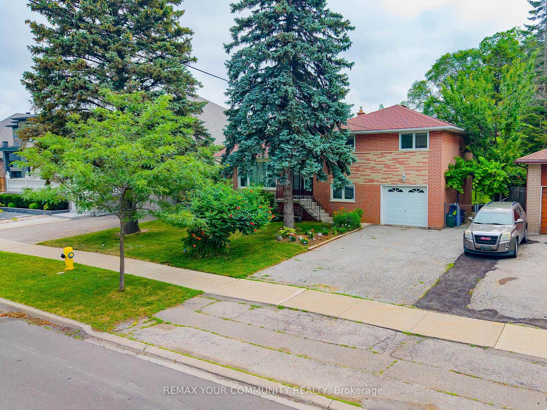 Photo 10 of 35 Netherford Road, Vaughan, Maple — HOMEH