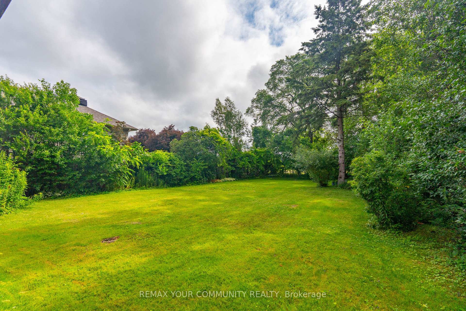 Photo 16 of 35 Netherford Road, Vaughan, Maple — HOMEH