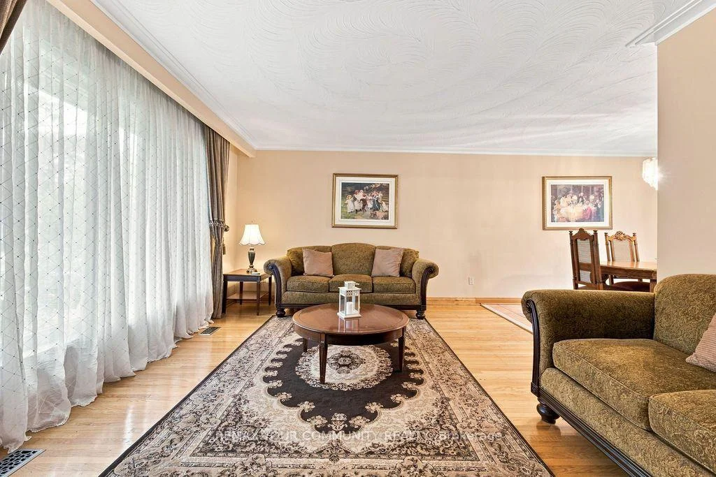 Photo 24 of 35 Netherford Road, Vaughan, Maple — HOMEH