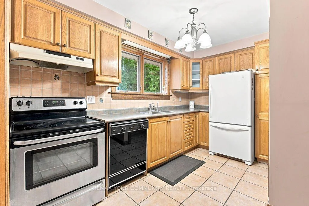 Photo 29 of 35 Netherford Road, Vaughan, Maple — HOMEH