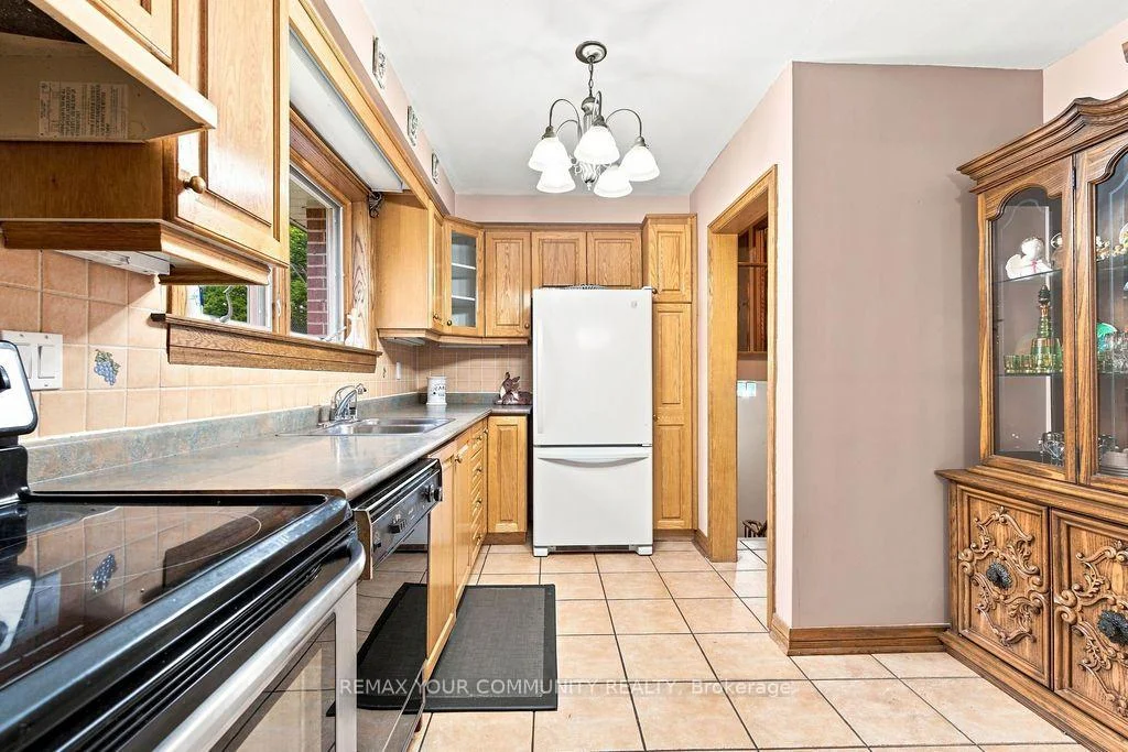 Photo 31 of 35 Netherford Road, Vaughan, Maple — HOMEH
