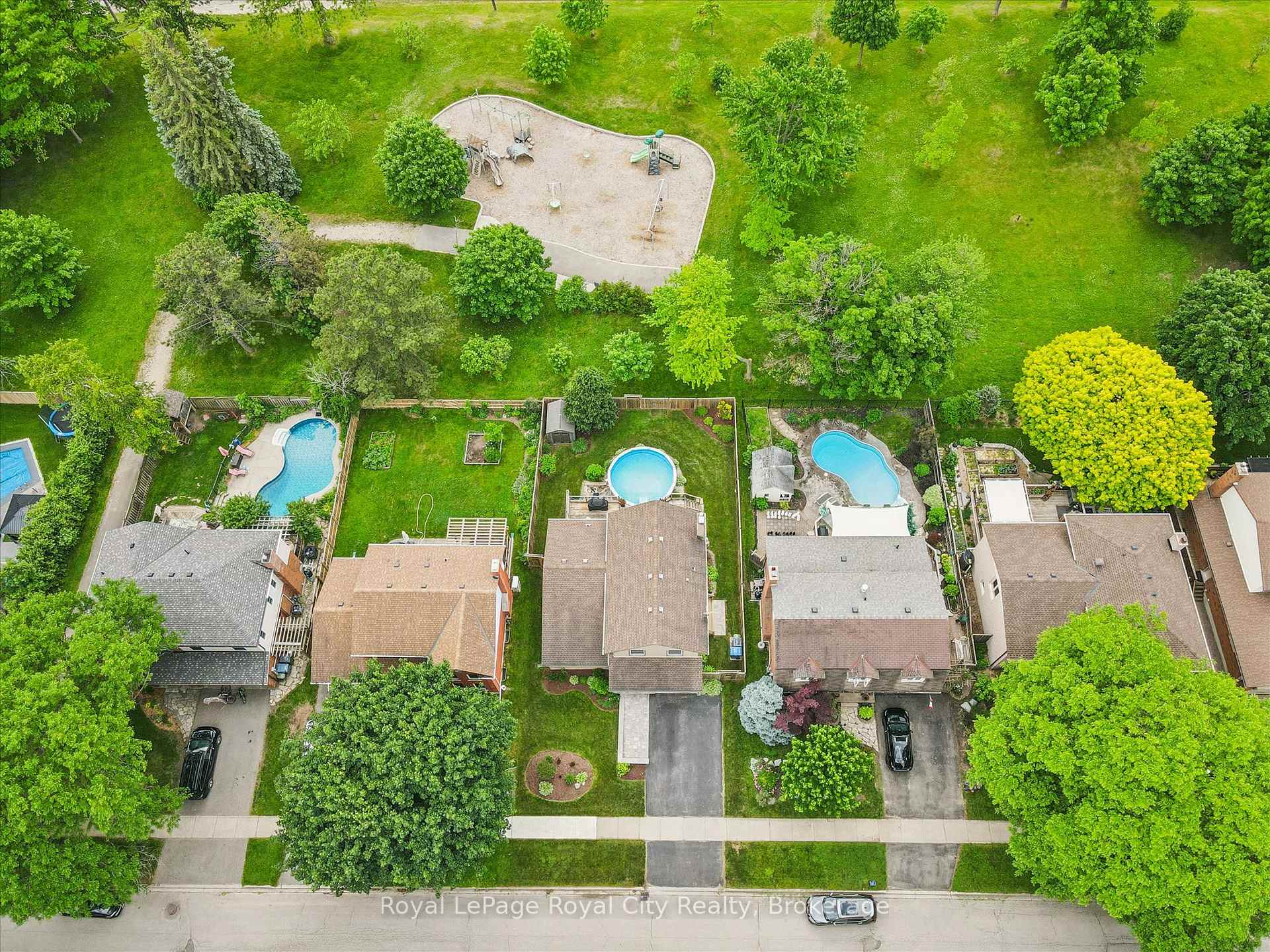 Photo 3 of 38 Shadybrook Crescent, Guelph, Kortright West — HOMEH