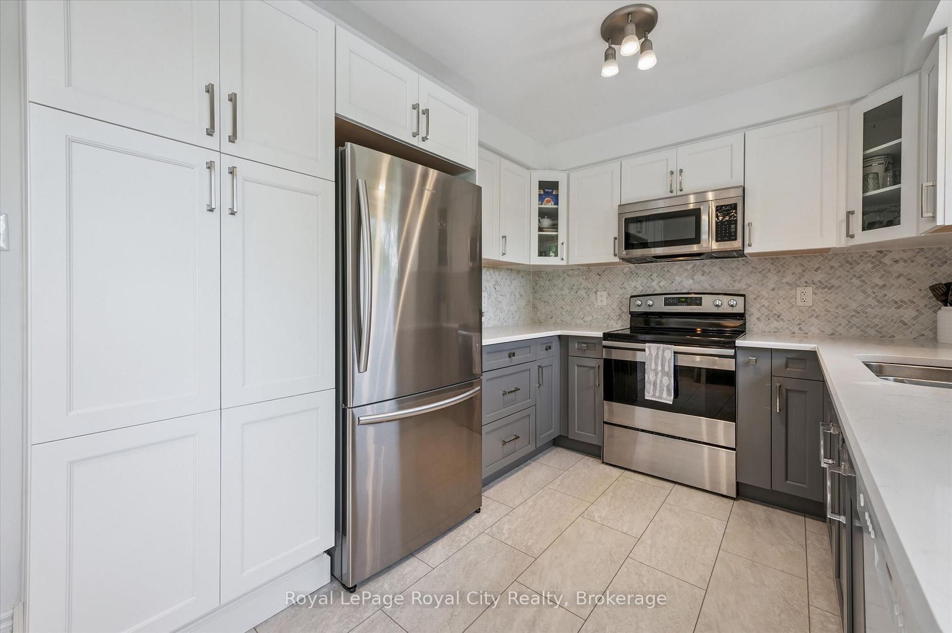 Photo 16 of 38 Shadybrook Crescent, Guelph, Kortright West — HOMEH