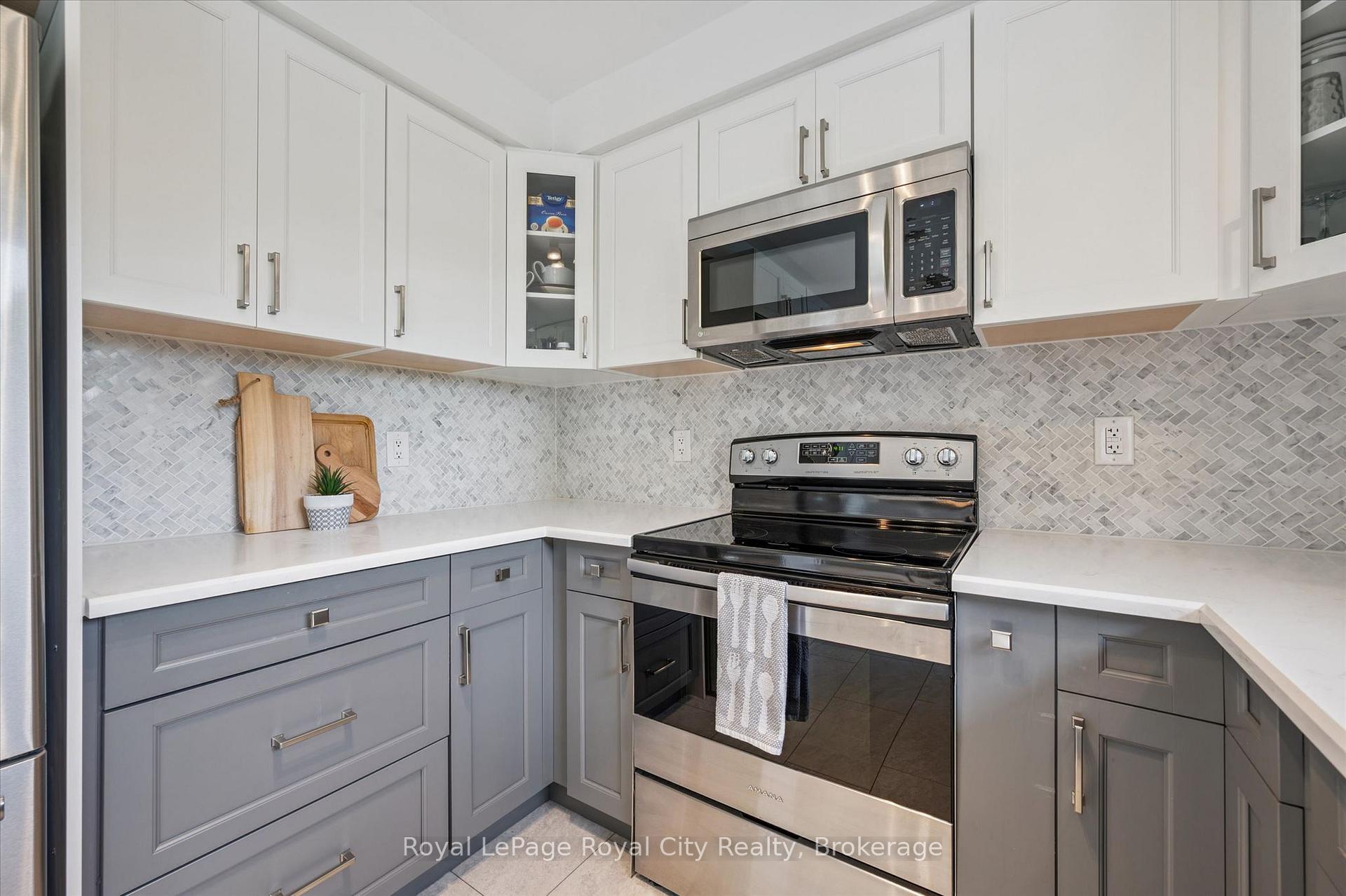 Photo 17 of 38 Shadybrook Crescent, Guelph, Kortright West — HOMEH