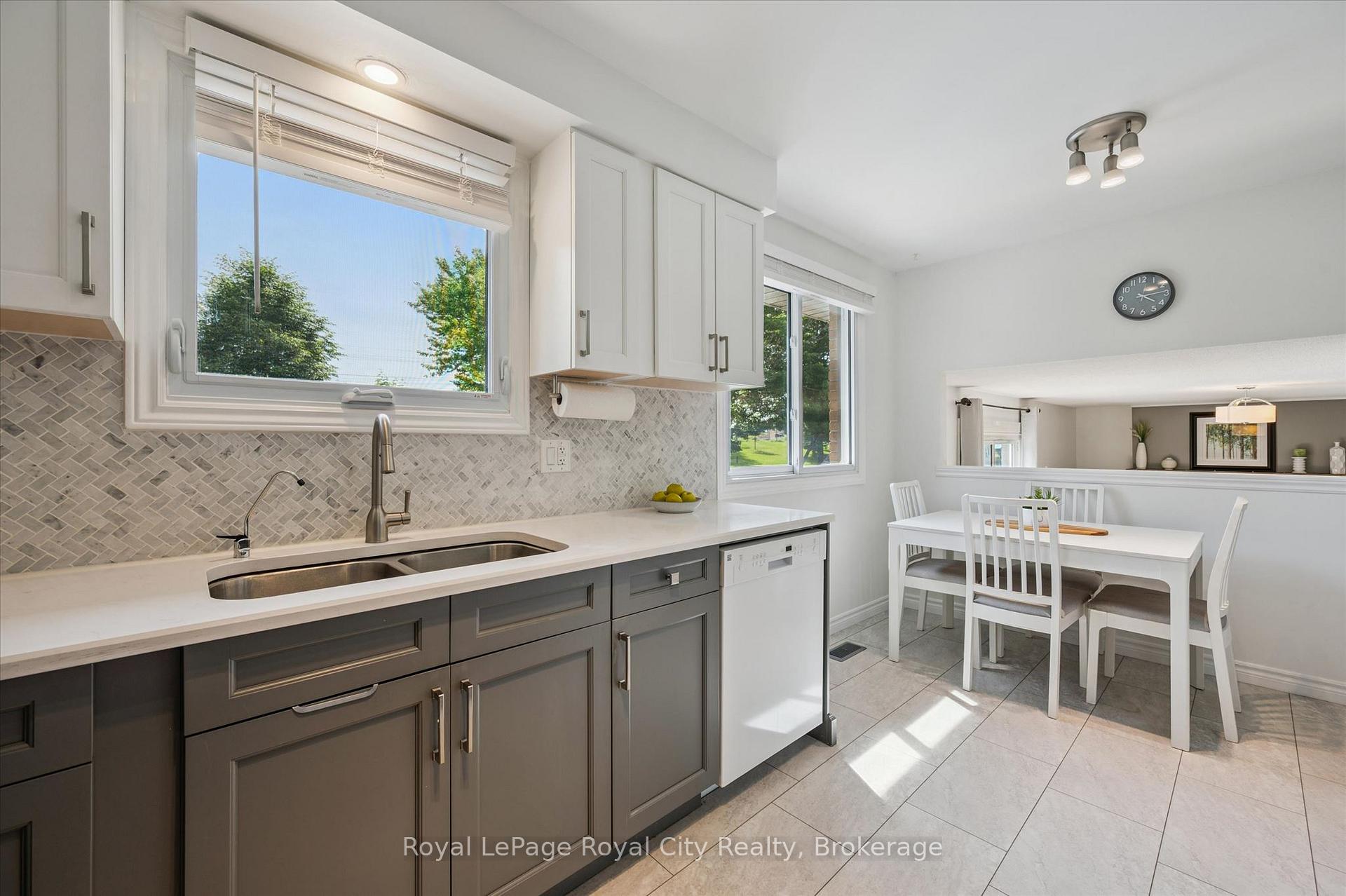 Photo 18 of 38 Shadybrook Crescent, Guelph, Kortright West — HOMEH