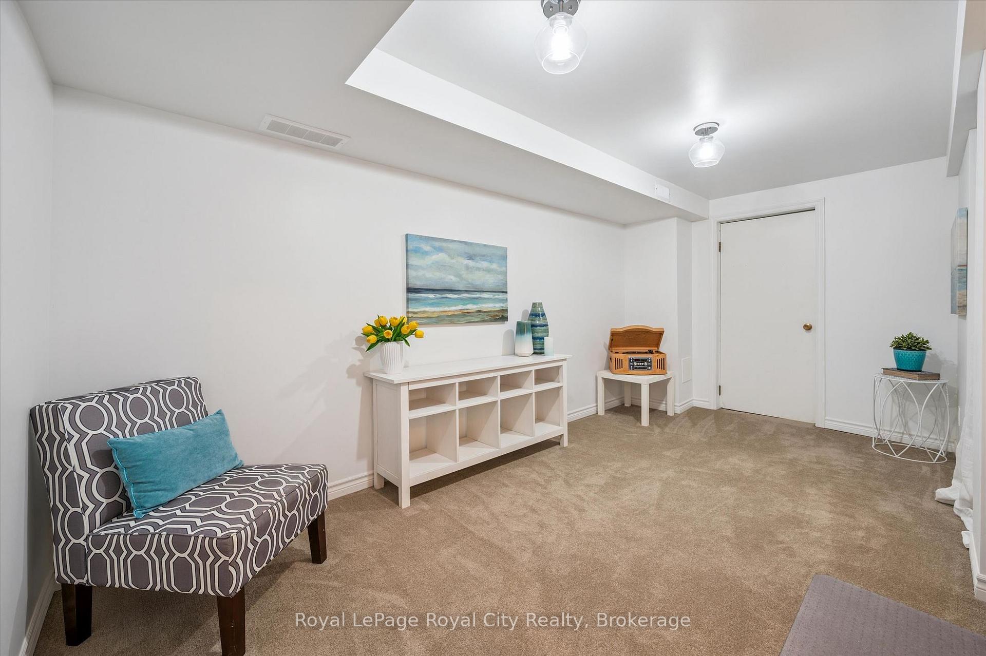 Photo 32 of 38 Shadybrook Crescent, Guelph, Kortright West — HOMEH
