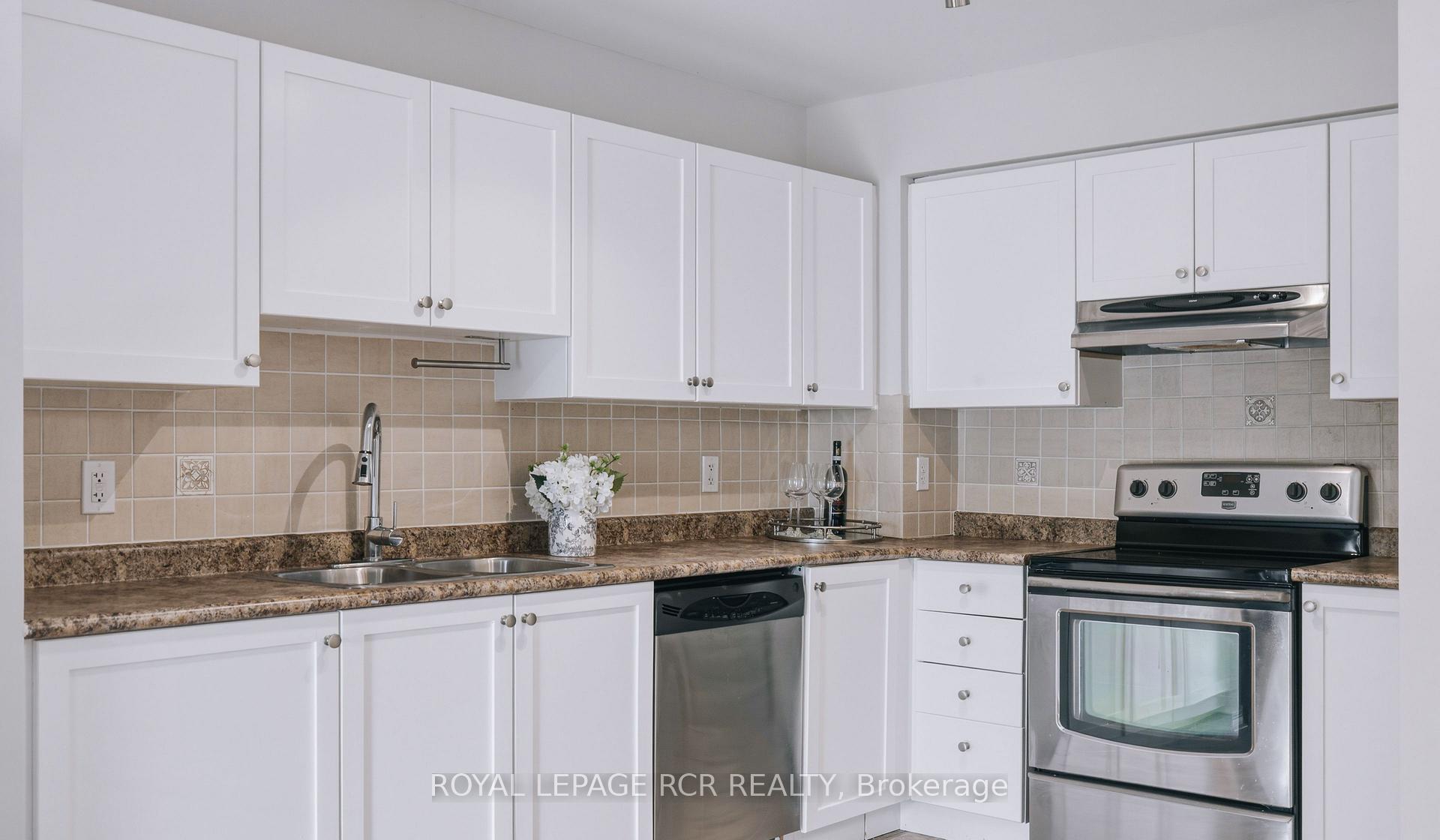 Photo 4 of Unit 307, 32 Church Street, King, Schomberg — HOMEH
