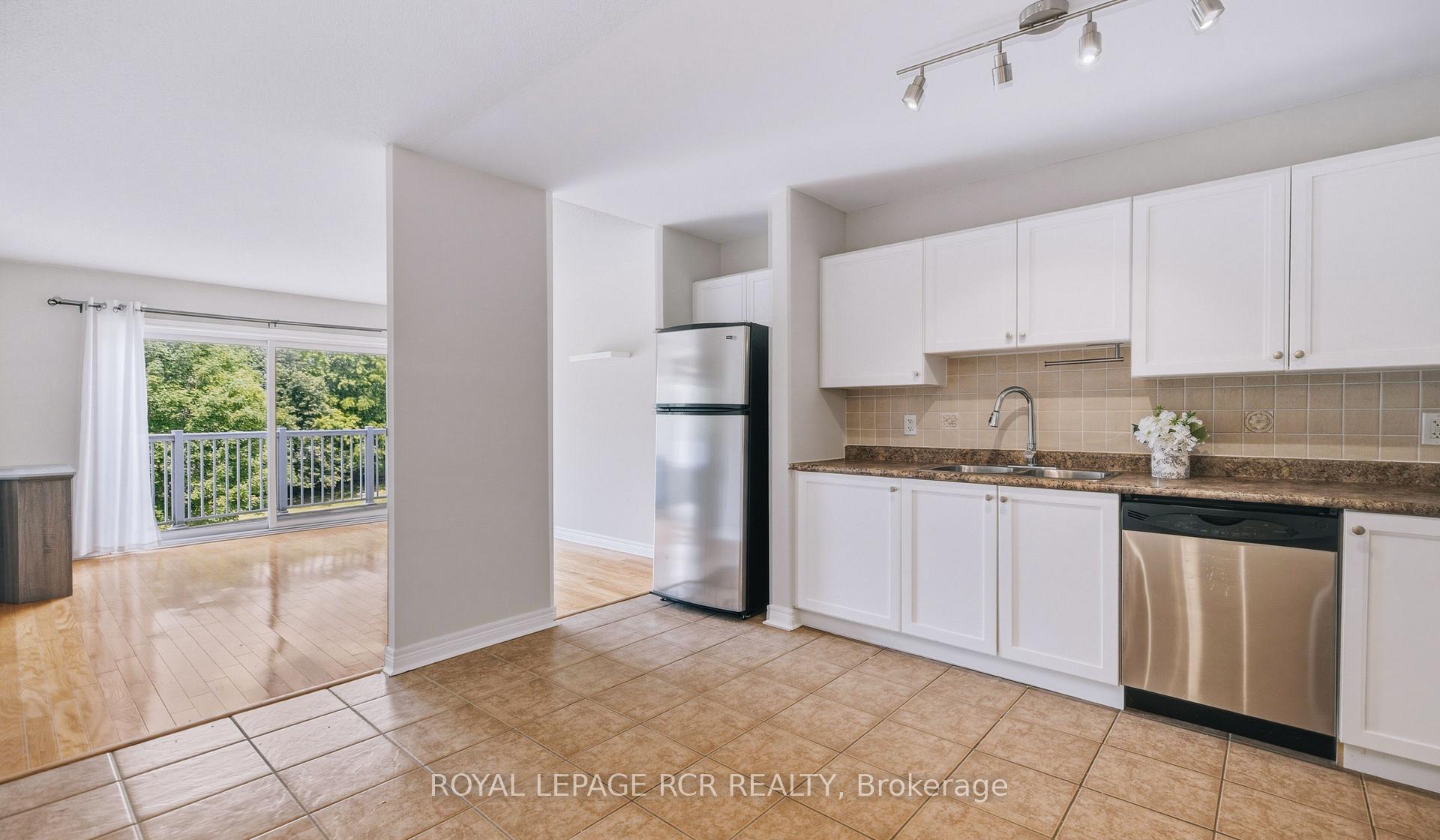 Photo 6 of Unit 307, 32 Church Street, King, Schomberg — HOMEH